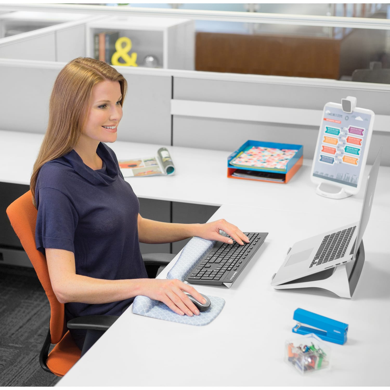 Fellowes PlushTouch Memory Foam Keyboard Wrist Rest with Microban, 1in H x 18 1/8in W x 3 3/16in D, Lattice Pattern, Gray/White - Image 4