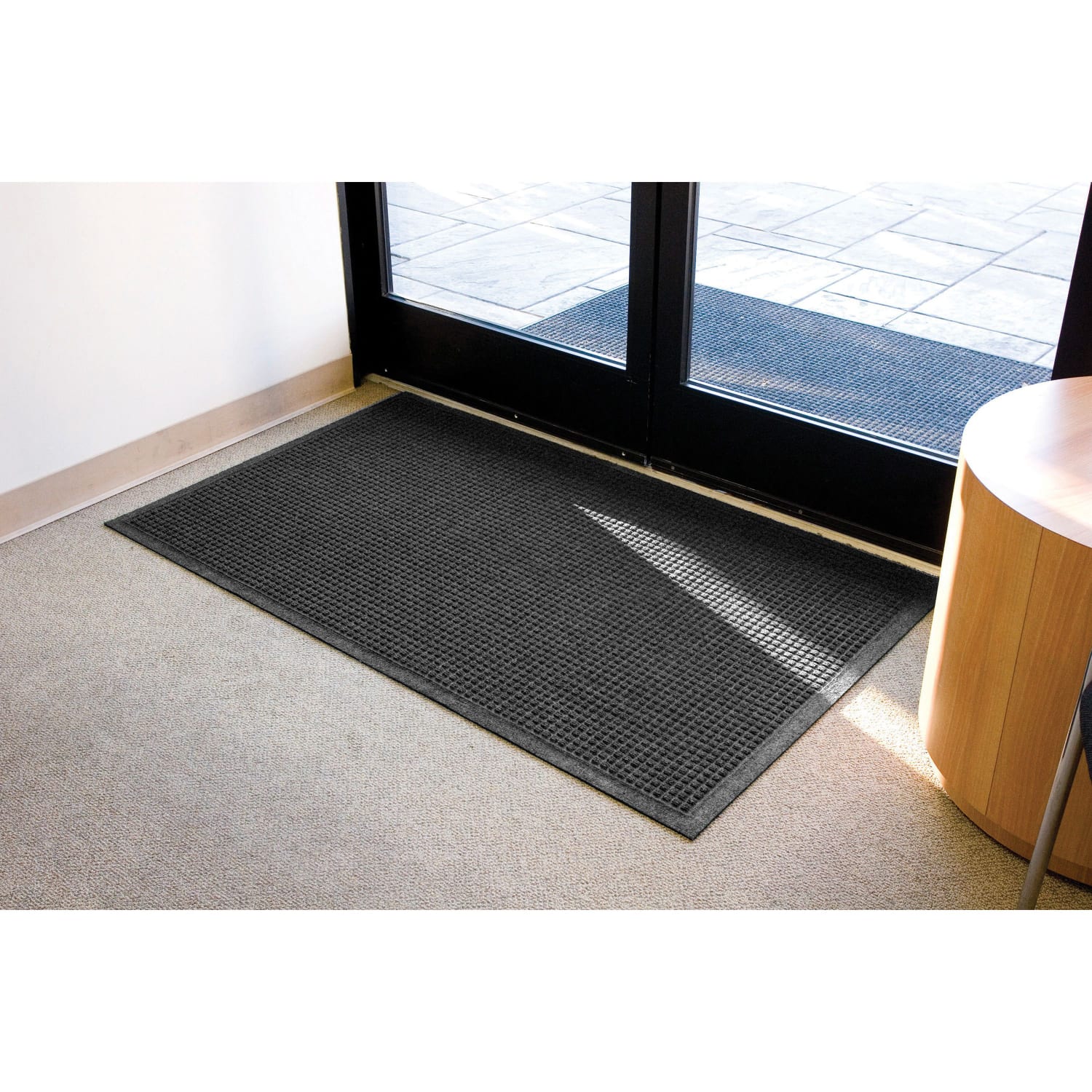 Genuine Joe EcoGuard 99% Recycled Eternity Mat - Image 5