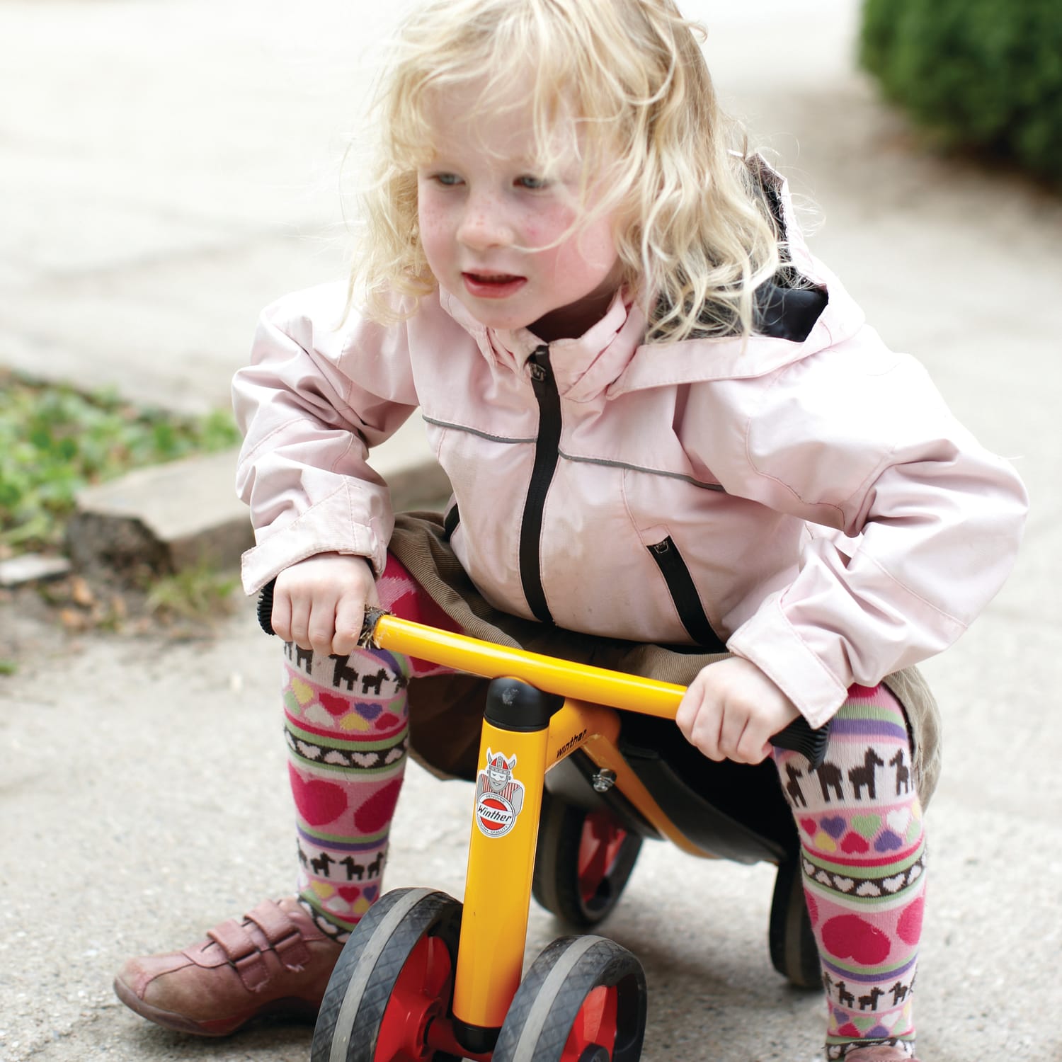 Winther Safety Scooter, 11inH x 9 1/2inW x 20 11/16inD, Red/Yellow/Black - Image 4