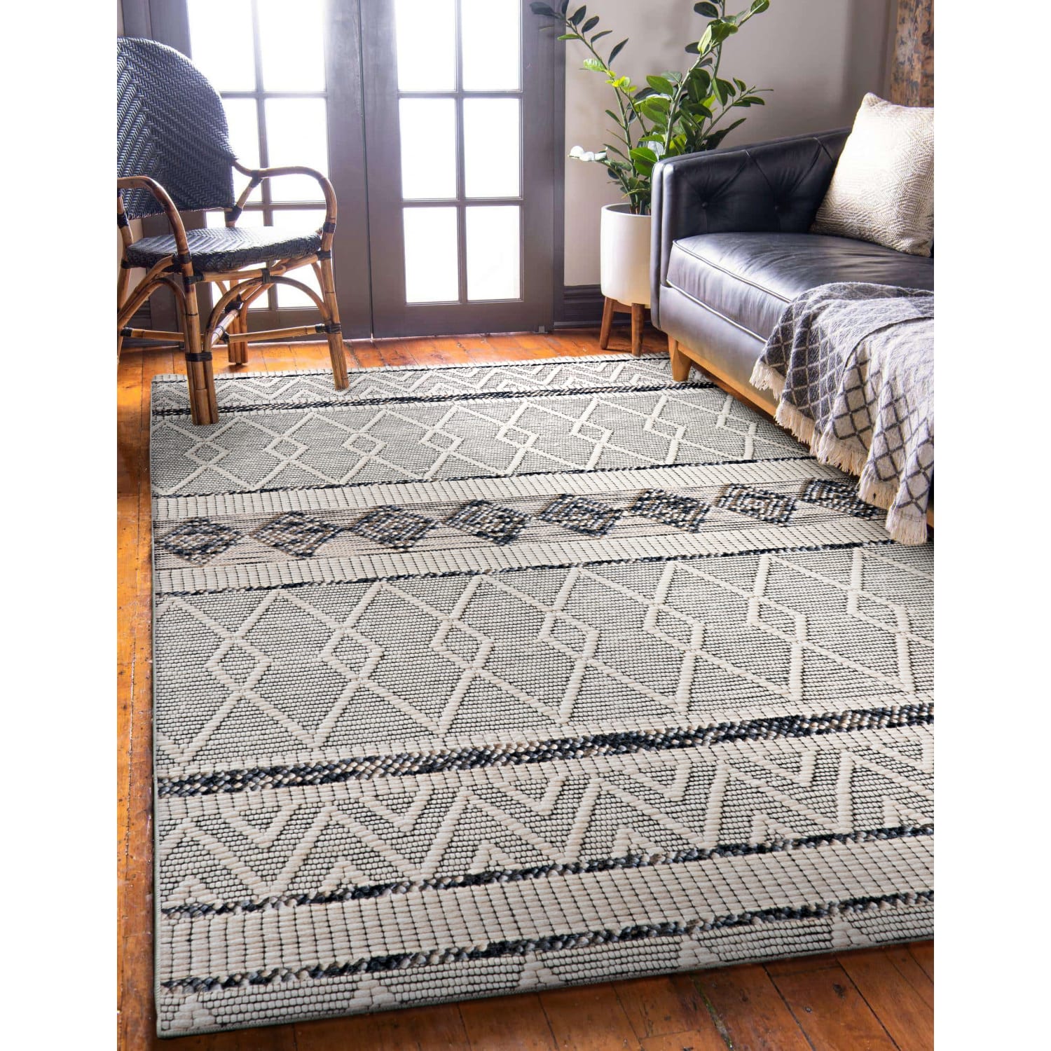 Linon Aria Area Rug, 5ft x 7ft, Finch Cream/Gray - Image 3