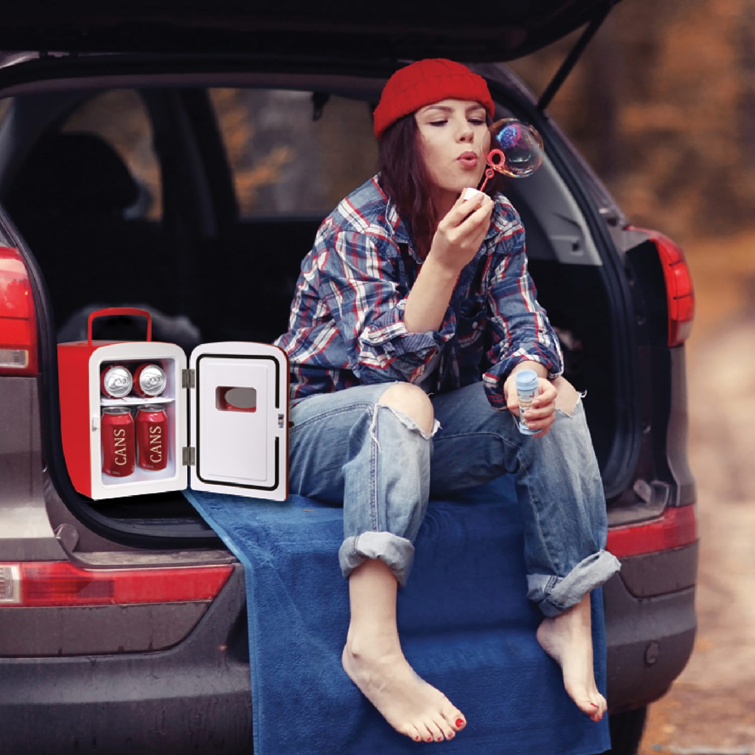 Frigidaire 0.5 Cu Ft Retro Portable Mini Refrigerator, Red - Image 5
