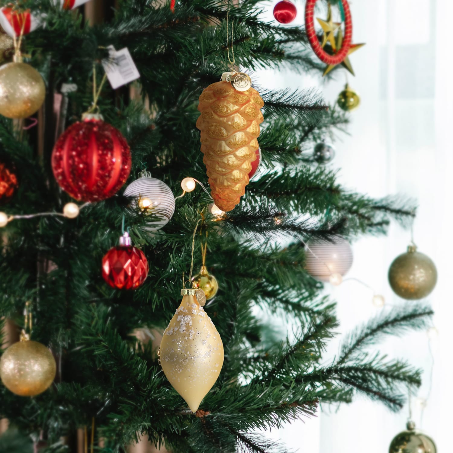 Martha Stewart Holiday Pointy Ball And Pinecone 4-Piece Ornament Set, Gold - Image 5