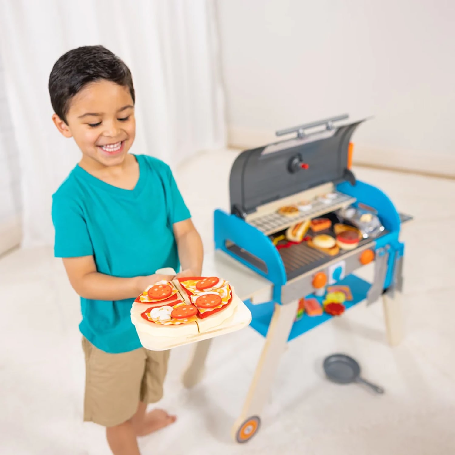 Melissa & Doug Deluxe Grill & Pizza Oven Playset, 22-1/4in x 5in - Image 5