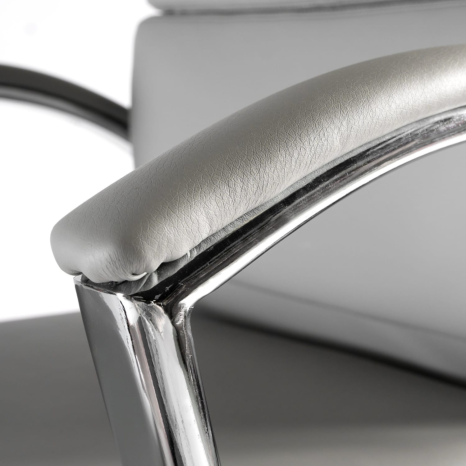 Bush Business Furniture Modelo Bonded Leather High-Back Office Chair, Light Gray, Standard Delivery - Image 5