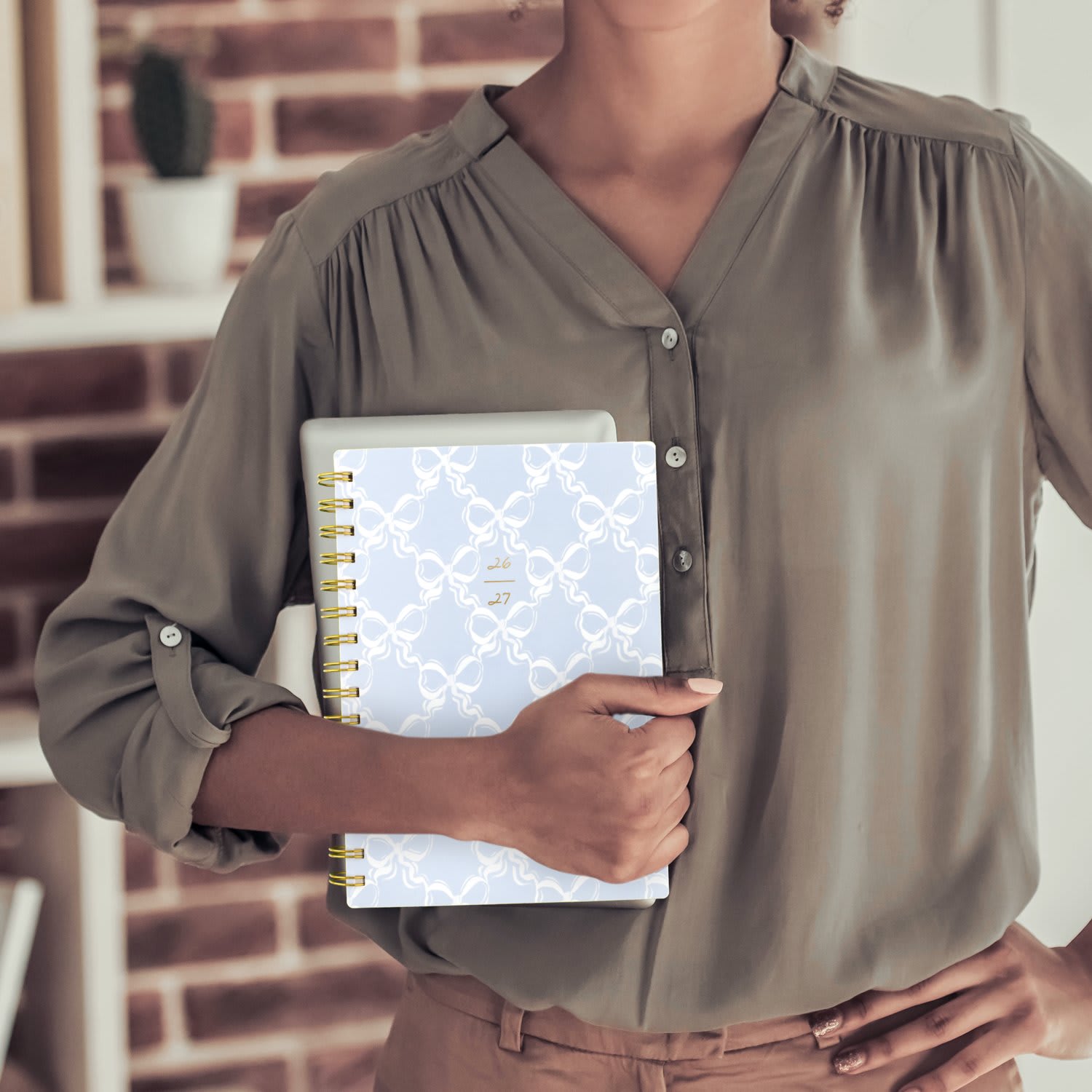 Leah Bisch for Mead Cambridge Academic 2026-2027 Weekly Monthly Planner, Bow Trellis, Small, 5 1/2in x 8 1/2in - Image 5