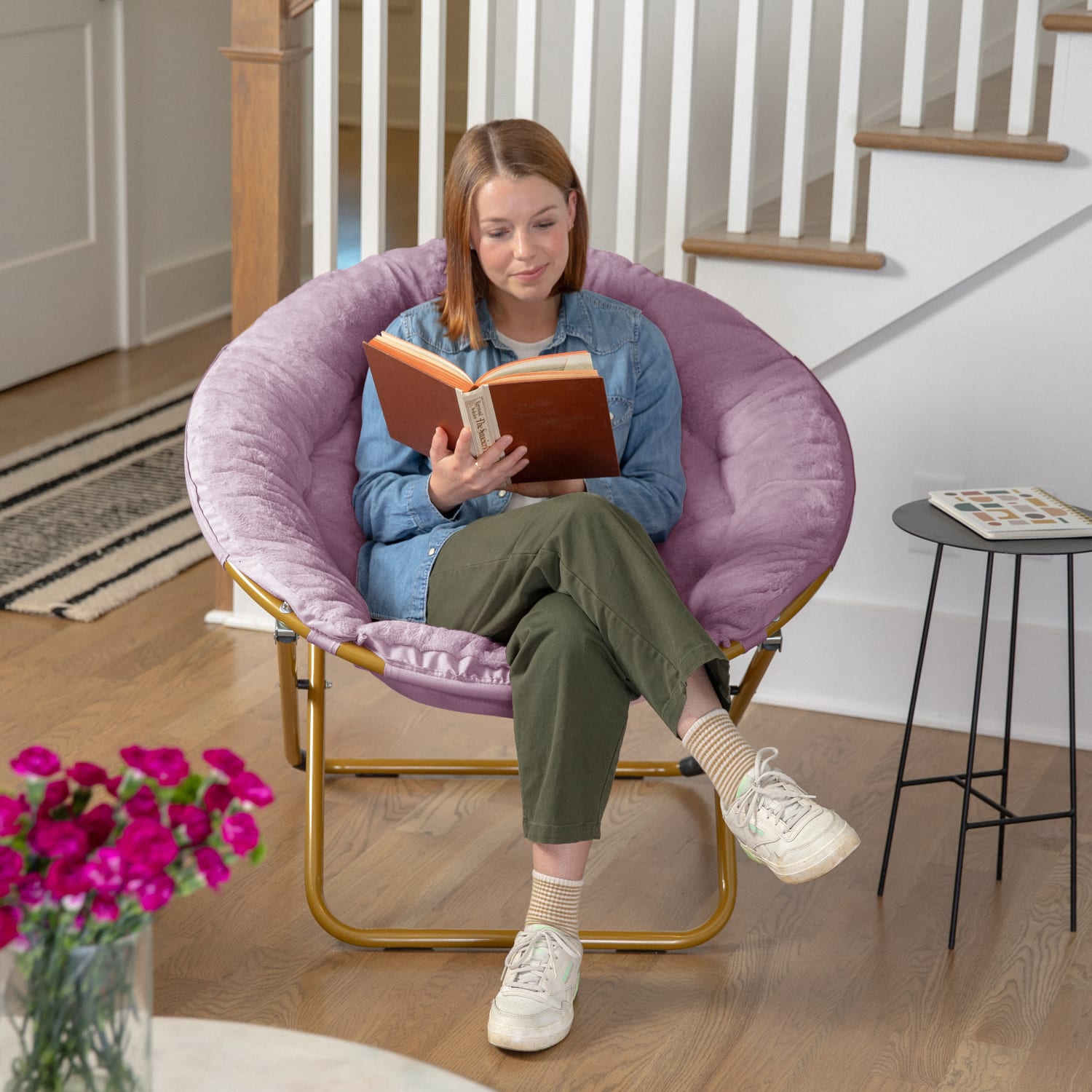 Flash Furniture Gwen 38in Oversize Portable Faux Fur Folding Saucer Moon Chair for Dorm and Bedroom, Dusty Purple Fabric/ Soft Gold Frame - Image 6