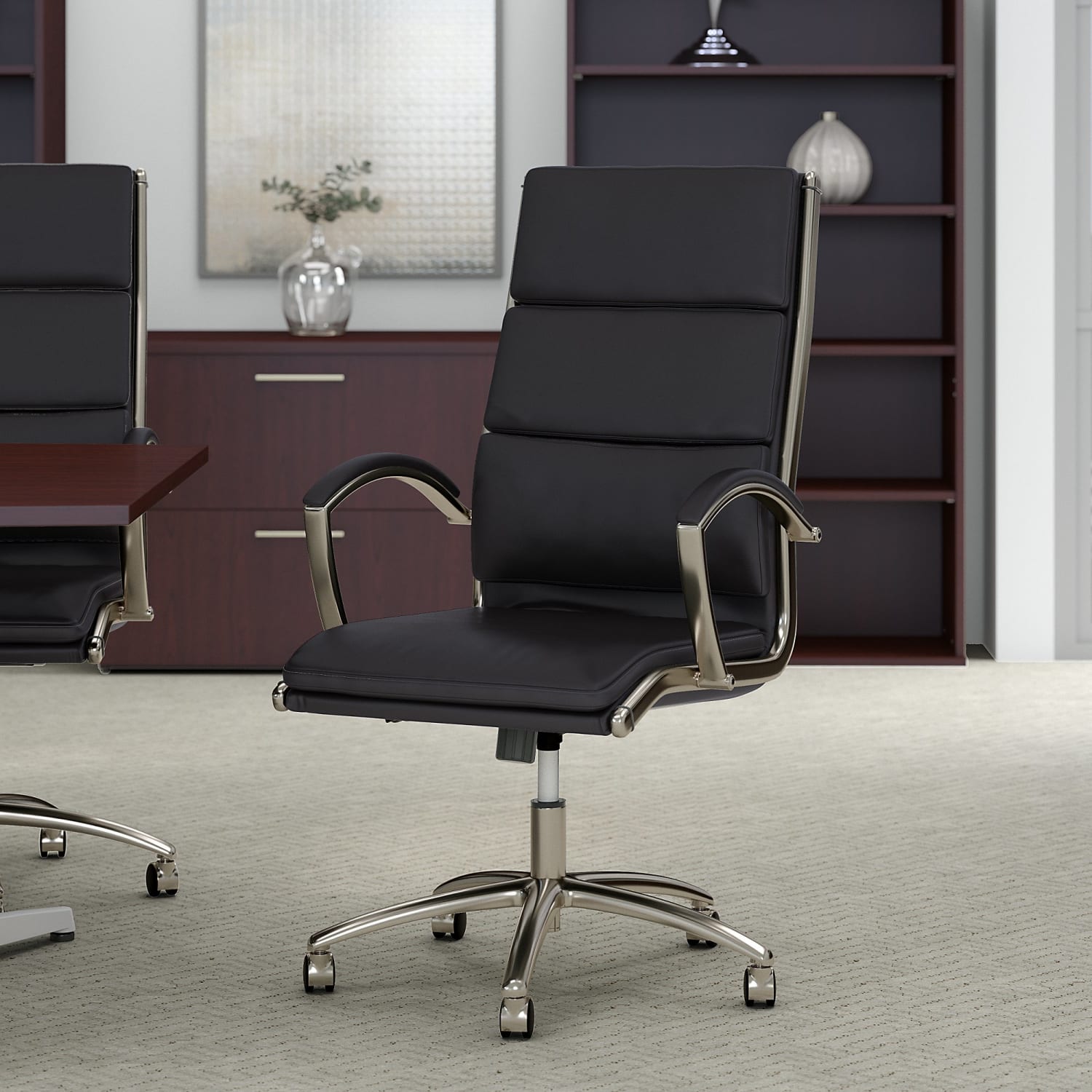Bush Business Furniture Modelo Bonded Leather High-Back Office Chair, Black, Standard Delivery - Image 3