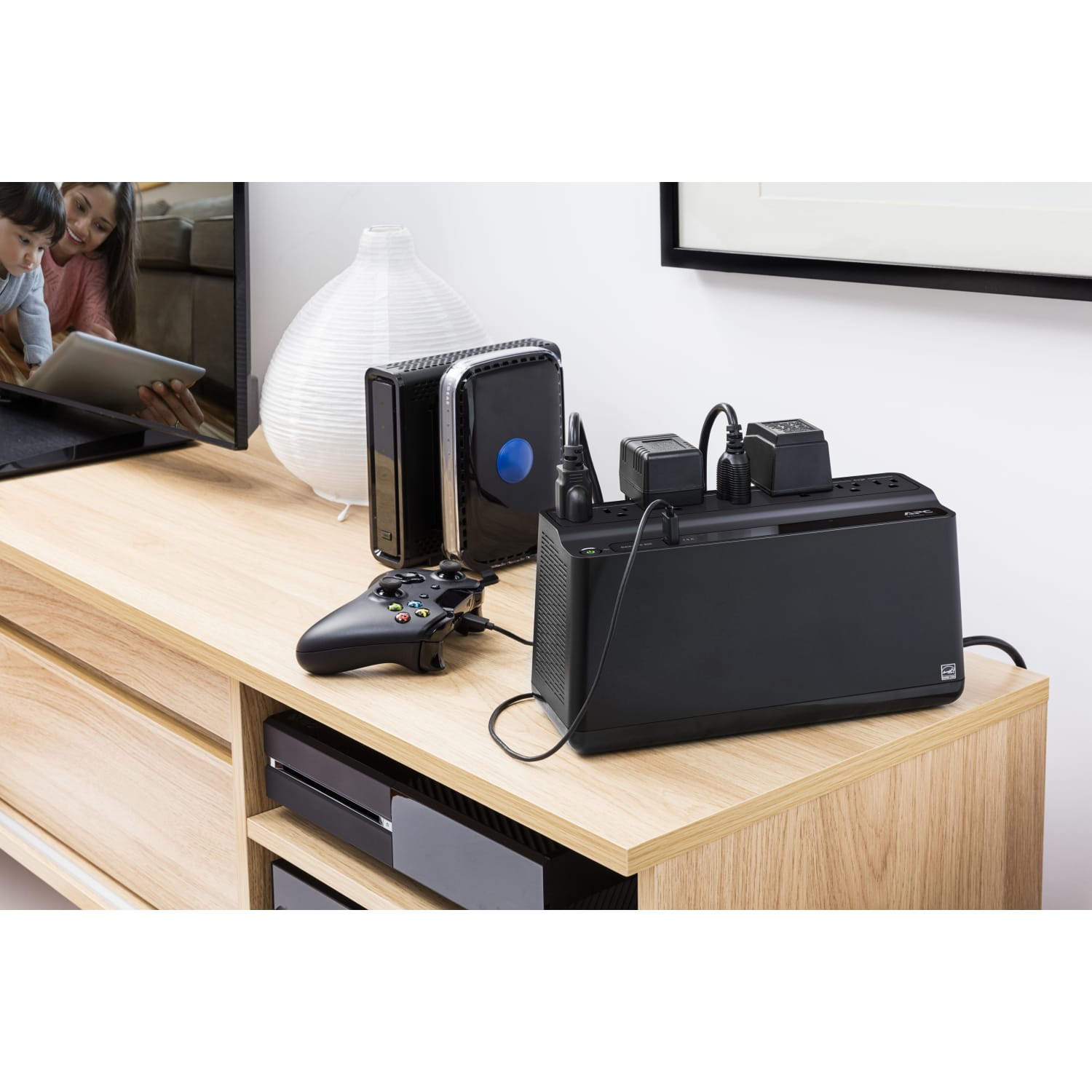 APC Back-UPS BE600M1 Battery Backup, 7 Outlet, 600VA/330W - Image 3