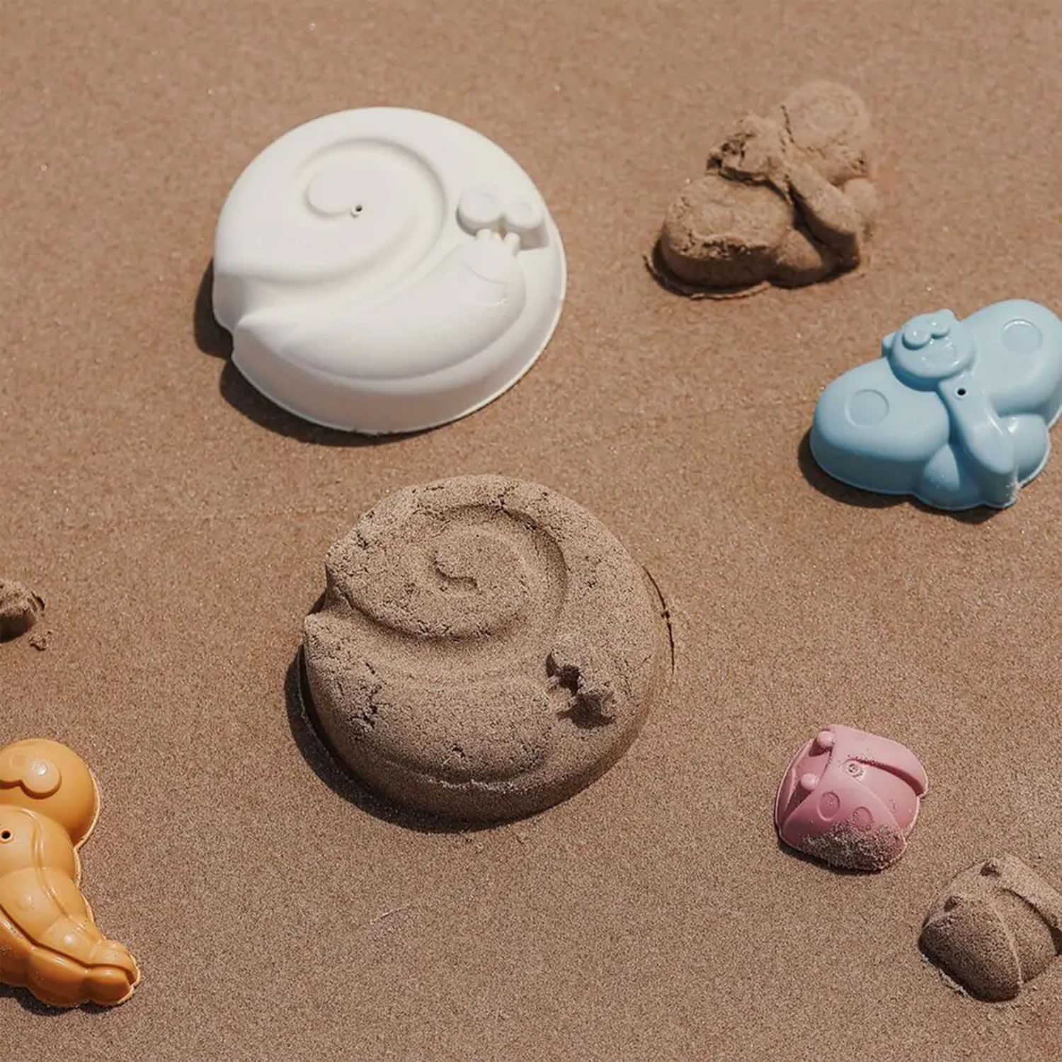 Miniland ECO Sand Molds, Assorted Colors, 4 Pieces Per Pack, Set Of 2 Packs - Image 5