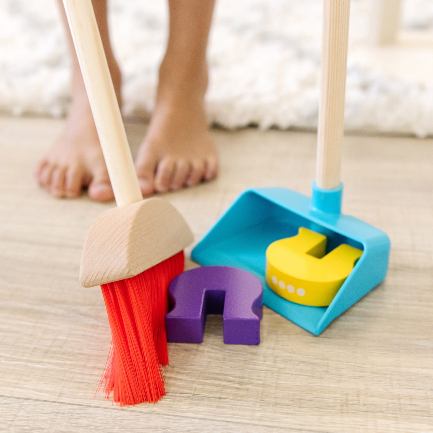 Melissa & Doug Deluxe Sparkle & Shine Cleaning Play Set - Image 6