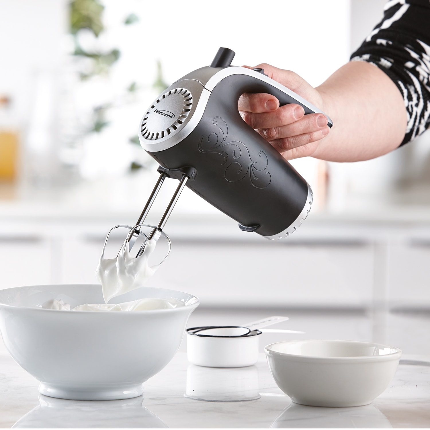 Brentwood HM-48B 5-Speed Hand Mixer, 6inH x 8inW x 5inD, Black - Image 6