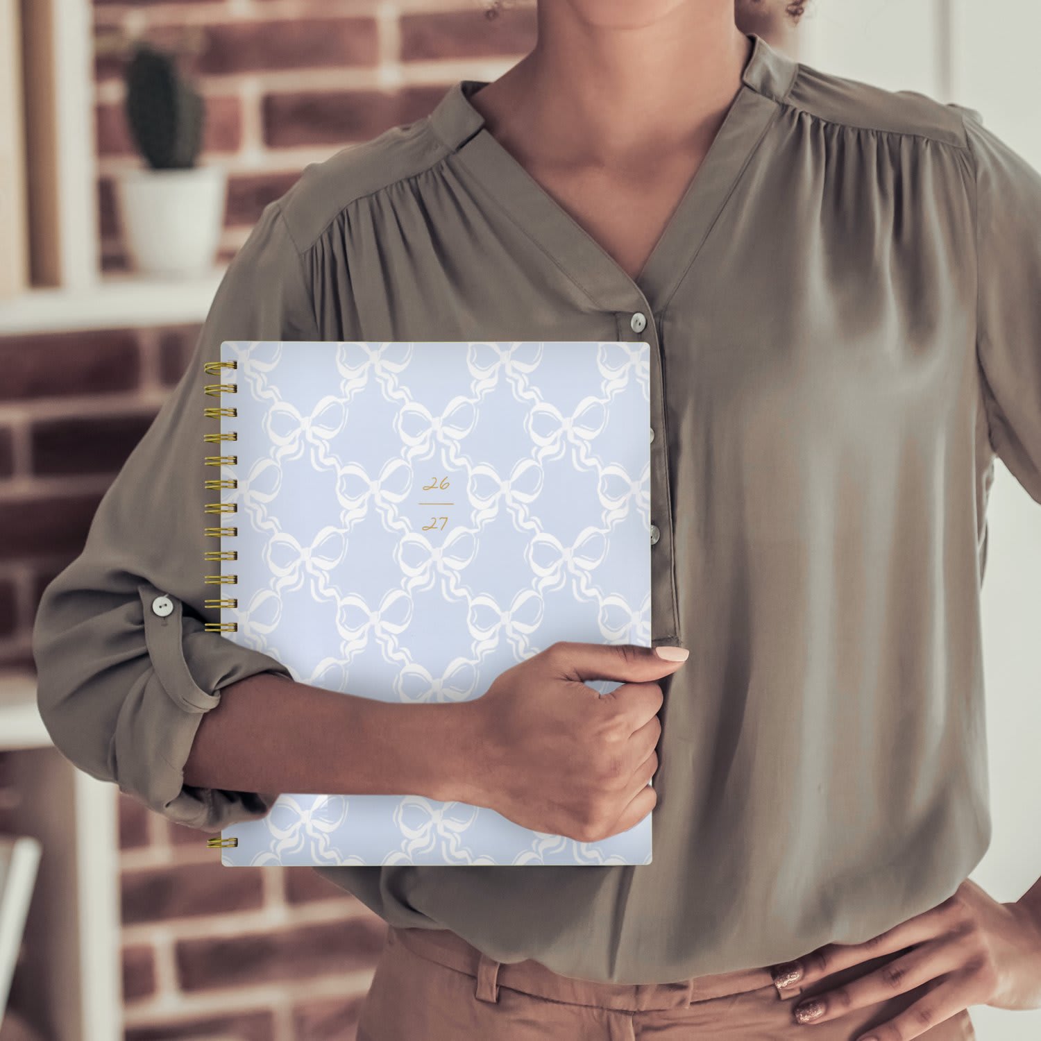 Leah Bisch for Mead Cambridge Academic 2026-2027 Weekly Monthly Planner, Bow Trellis, Large, 8 1/2in x 11in - Image 5