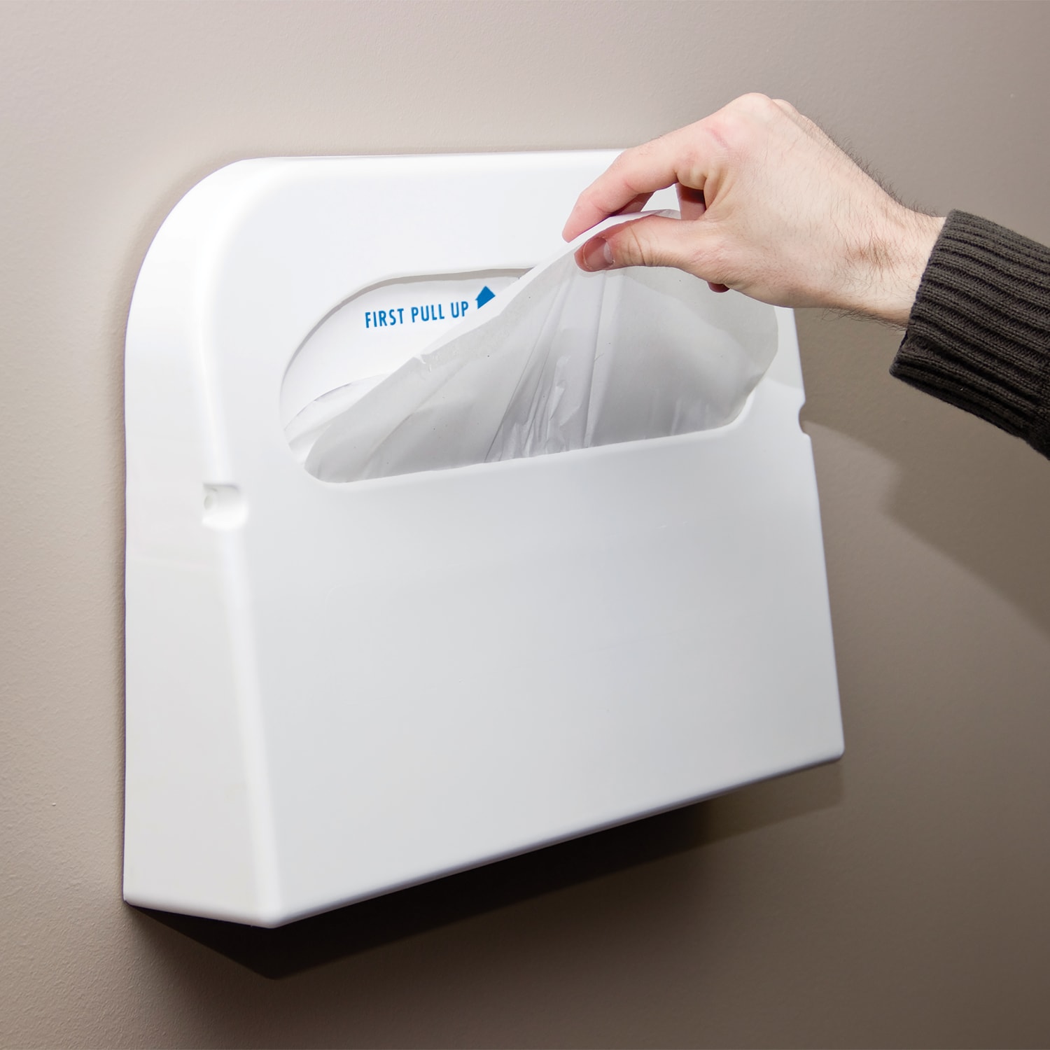 Hospeco Discreet Seat Half-Fold Toilet Seat Covers, White, 250 Sheets Per Pack, Case Of 20 Packs - Image 3