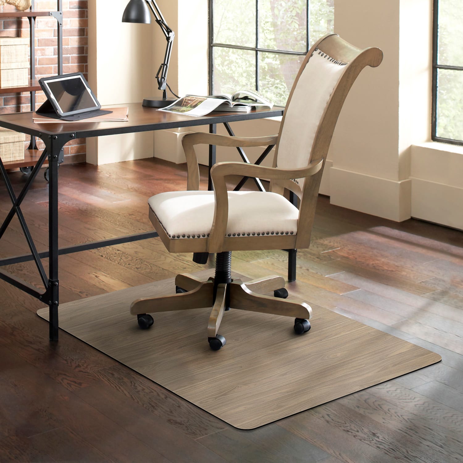 ES Robbins TrendSetter Vinyl Chair Mat For Hard Floors, 36in x 48in, Driftwood - Image 3