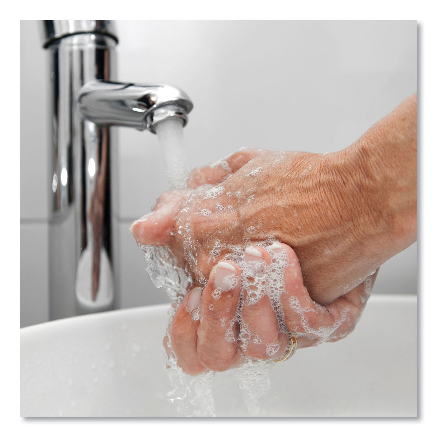Tork Extra Mild Foam Soap Refill, Unscented, 1 L, 6/Carton - Image 6