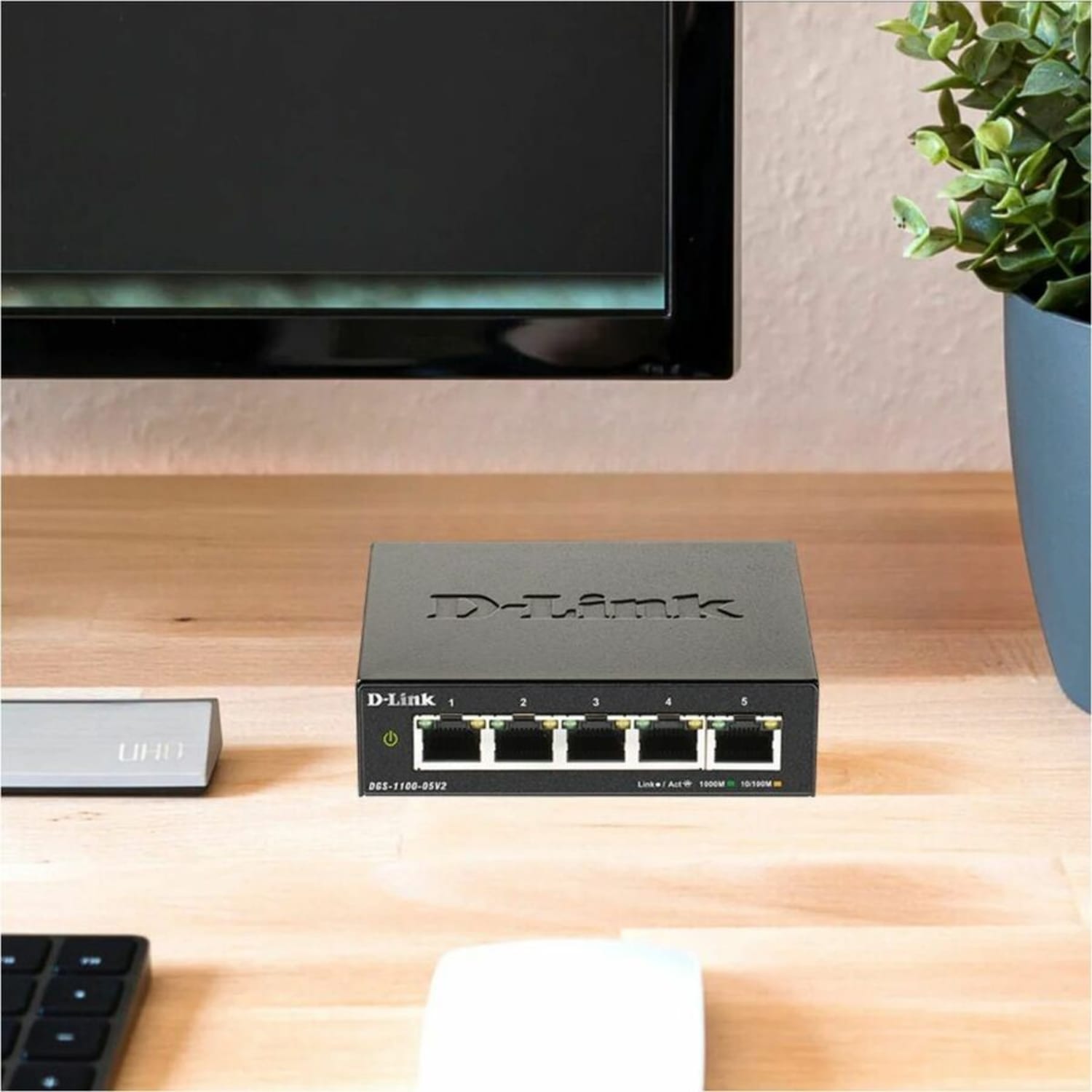D-Link DGS-1100-05V2 Ethernet Switch - 5 Ports - Manageable - Gigabit Ethernet - 1000Base-T - 2 Layer Supported - DGS110005V2 - Image 5