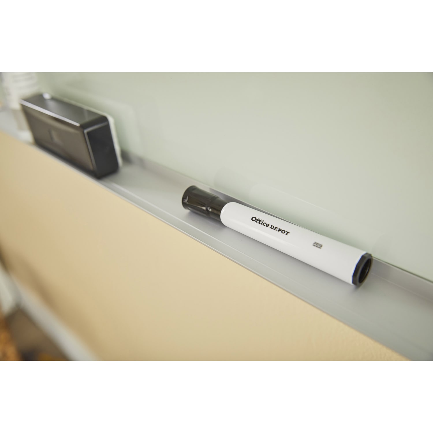 Office Depot Brand Low-Odor Dry-Erase Markers, Chisel Point, 100% Recycled Plastic Barrel, Green, Pack Of 12 - Image 5