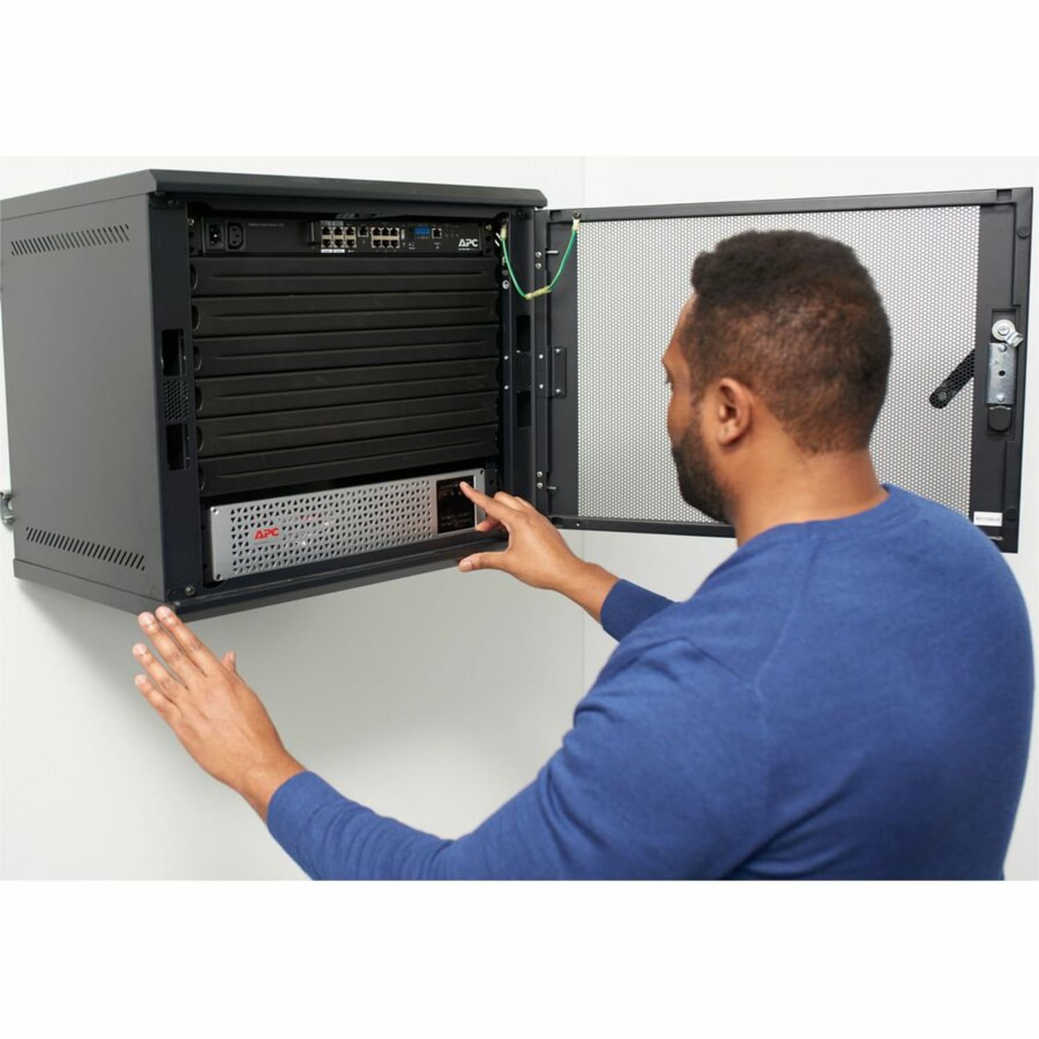 APC Smart-UPS, Line Interactive, 1000VA, Lithium-ion, Rack/Tower, 2U, 120V, 6x NEMA 5-15R outlets, SmartConnect Port+SmartSlot, Short Depth, AVR, LCD - 2U Rack-mountable - 3 Hour Recharge - 120 V Input - 120 V AC Output - Sine Wave - Serial Port - Image 6