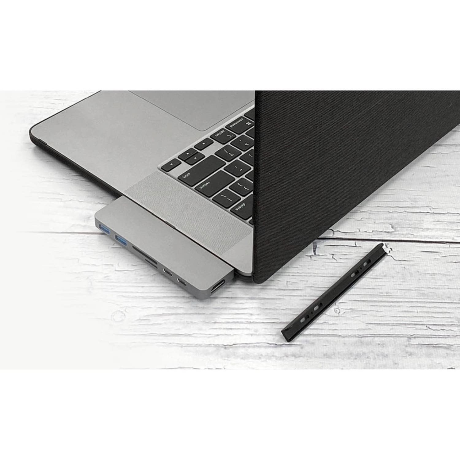 Targus Sanho HyperDrive DUO 7-in-2 USB-C Hub, Gray - Image 4