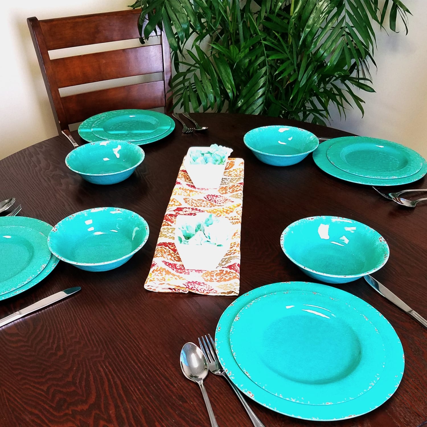 Gibson Studio California Mauna 12-Piece Melamine Dinnerware Set, Green Crackle - Image 4
