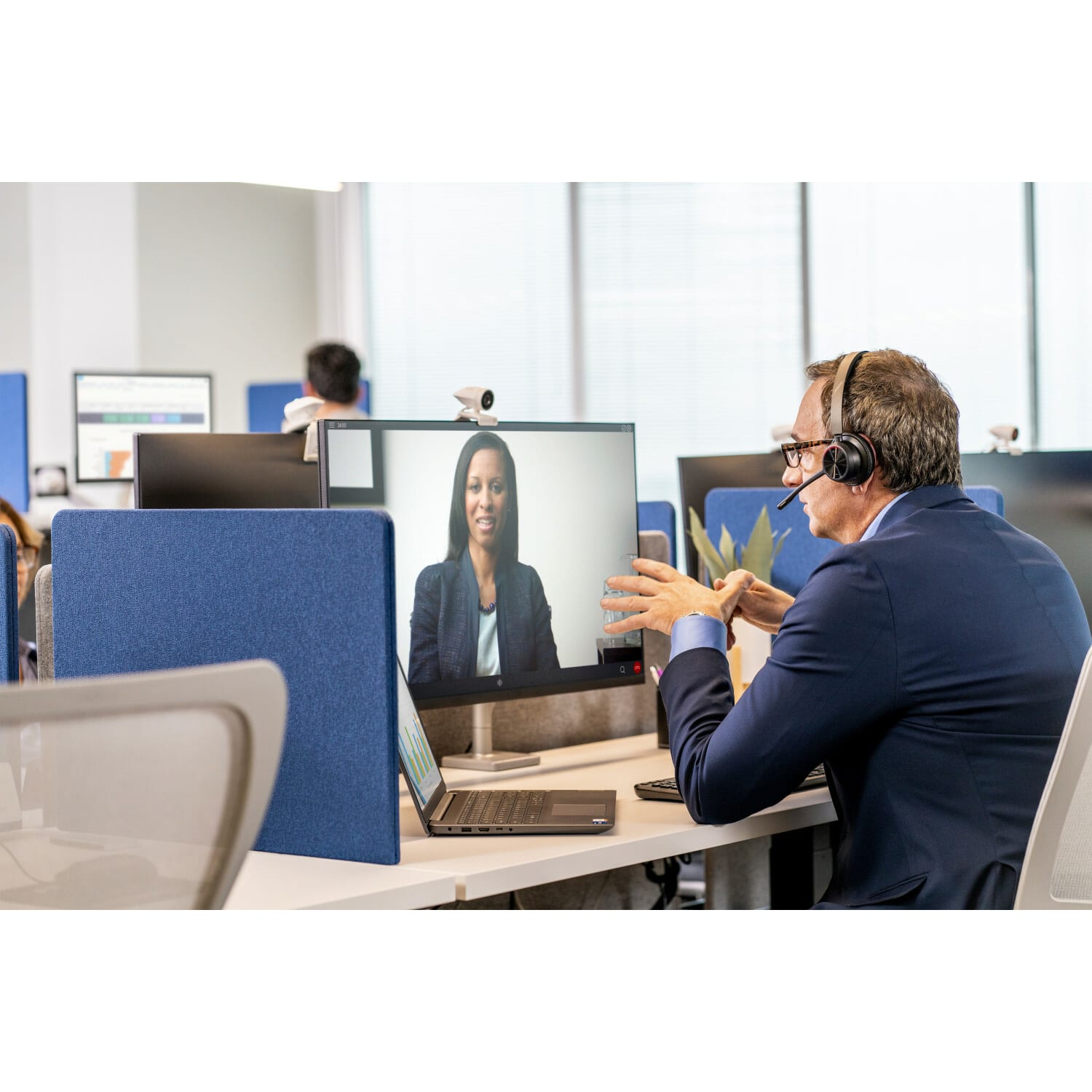 Poly Voyager 4320 USB-A Headset - Siri, Google Assistant - Stereo, Mono - USB Type A, USB Type C - Wireless - 76U49AA - Image 4