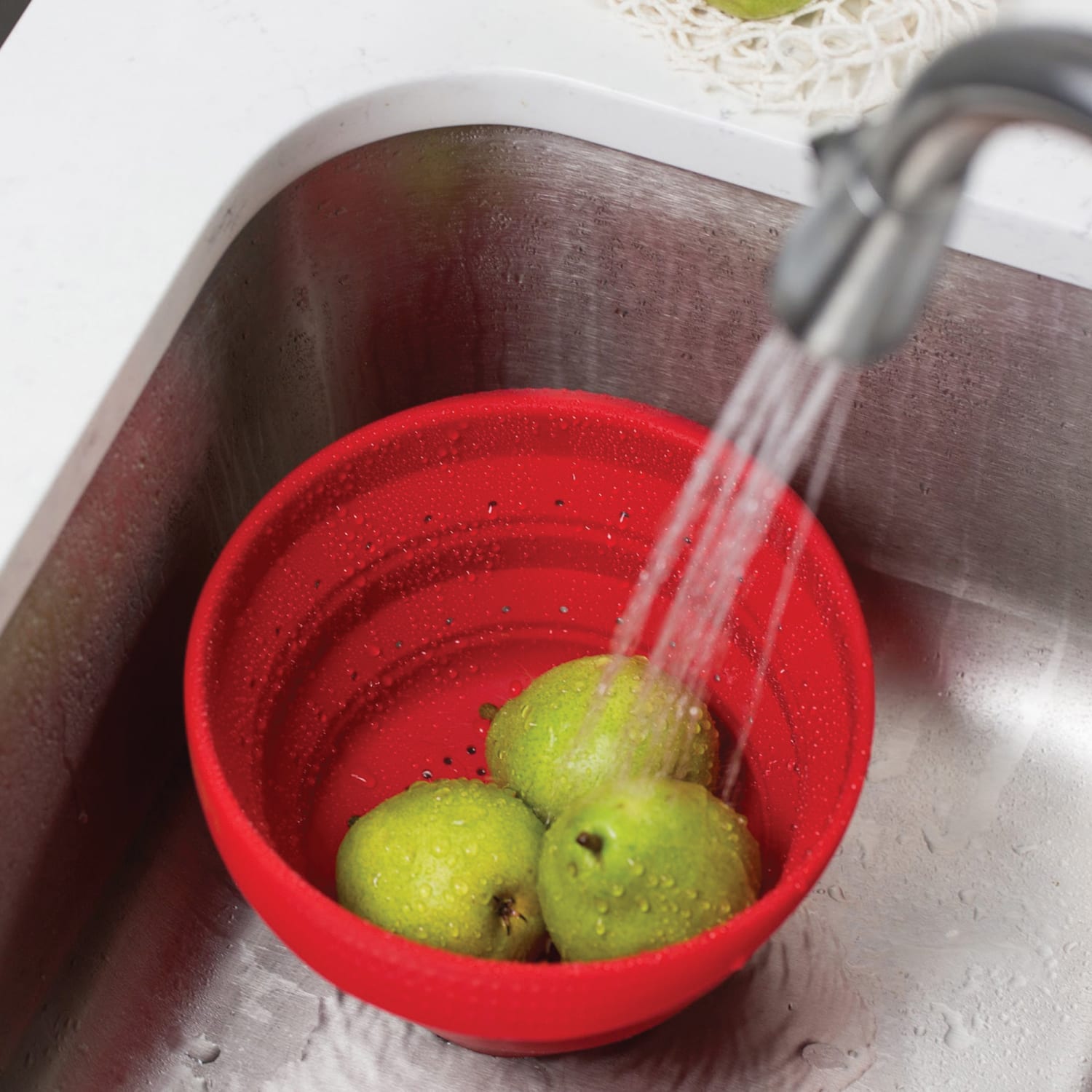 Better Houseware 4-Quart Collapsible Silicone Colander, Red - Image 5