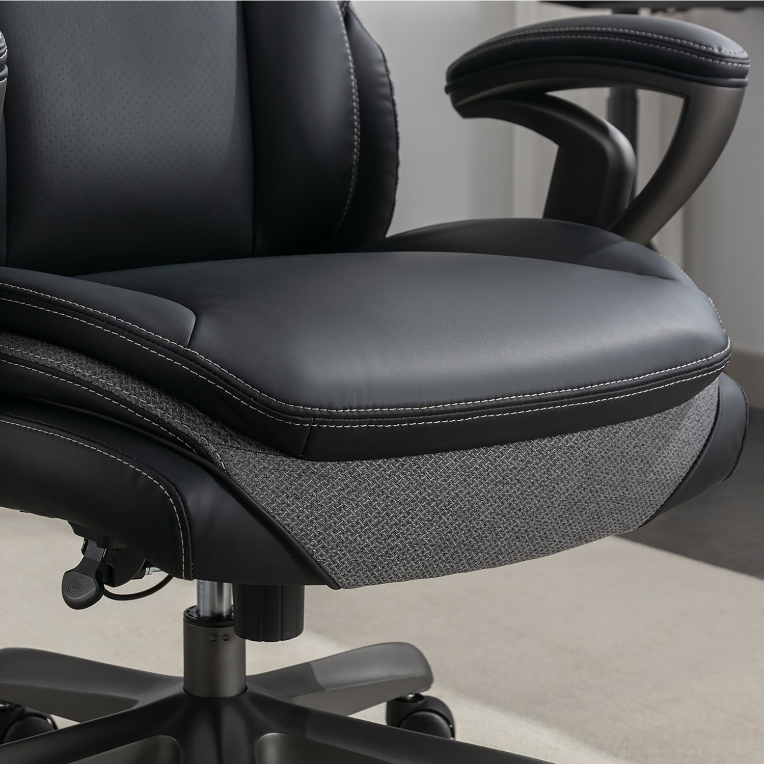 Serta SmartLayers Everett Big Tall Ergonomic Vegan Leather HighBack Executive Office Chair BlackDark Gray BIFMA Compliant PopularChairscom Serta SmartLayers Everett Big Tall Ergonomic Vegan Leather High Back Executive Office Chair BlackDark Gray BIFMA Compliant PopularChairscom