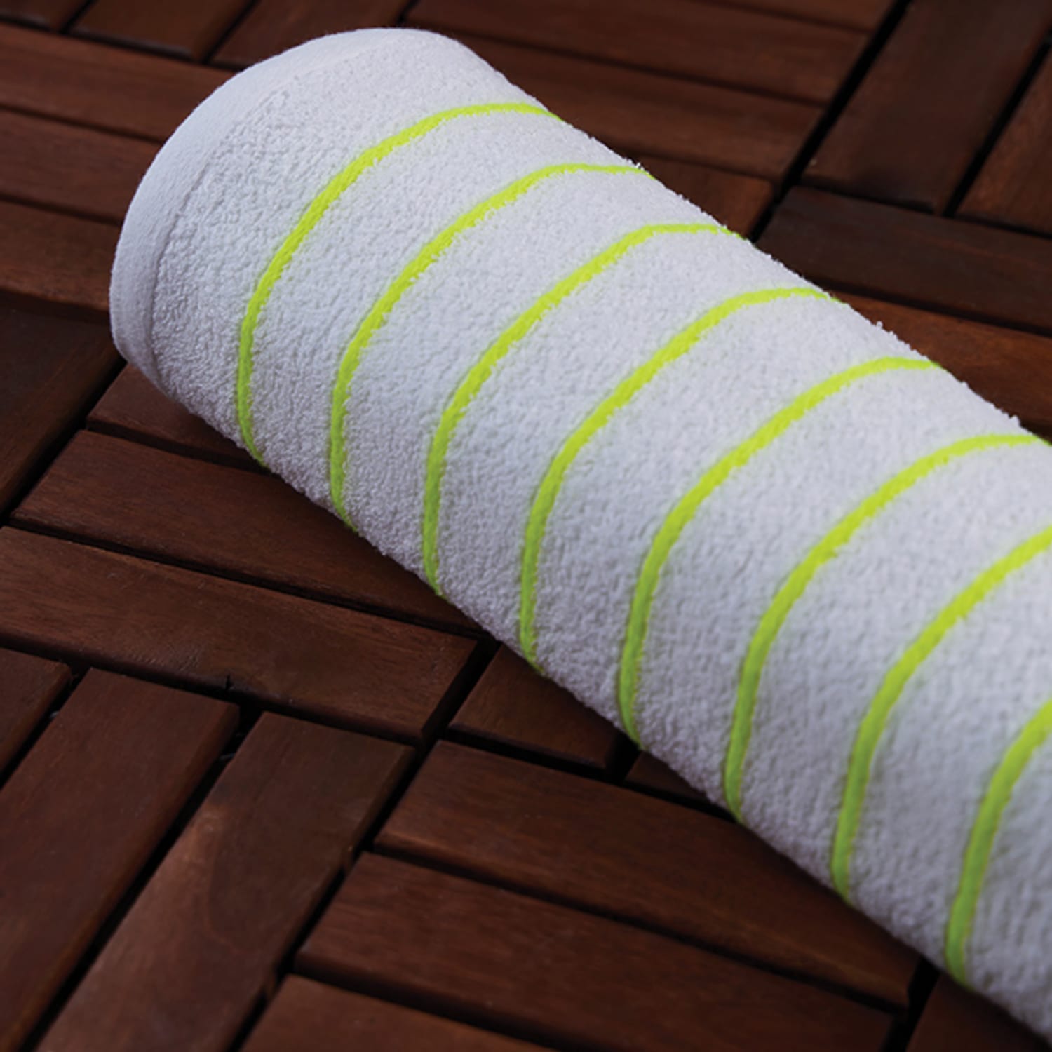 Splash Horizontal Stripe Pool Towels, 35in x 70in, White/Neon Yellow, Pack Of 24 Towels - Image 3