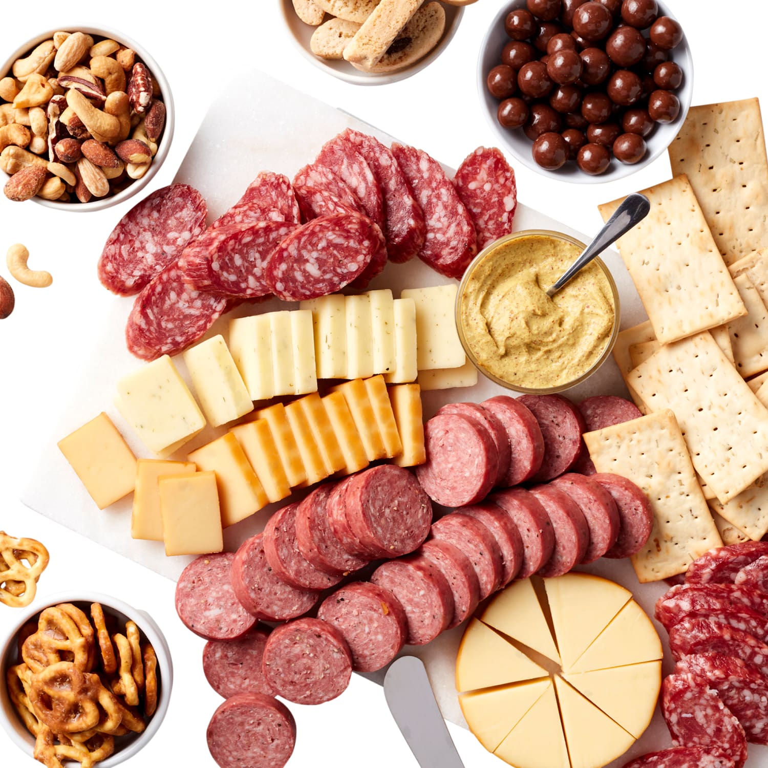 Hickory Farms - Deluxe Charcuterie Gift Basket - 16 items - Image 3