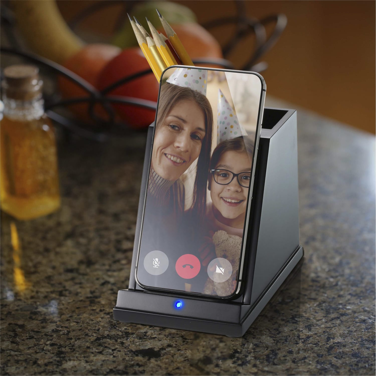 Victor CS100 Wireless Phone Charger with Pencil Cup - Input connectors: USB - 1 Each - Image 3
