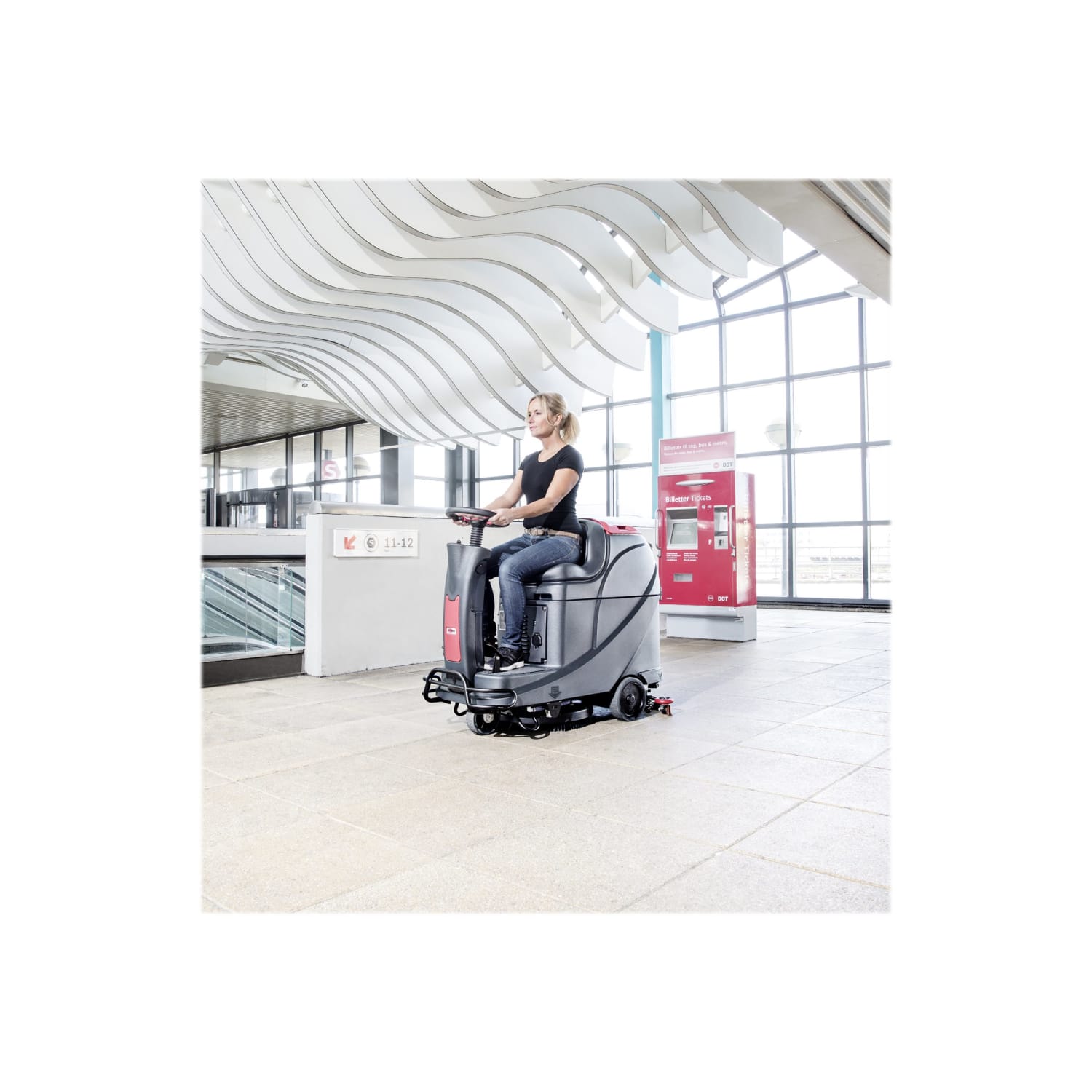 Nilfisk Viper AS530R 20in Disc Battery-Powered Mini Ride-On Floor Scrubber - Image 6