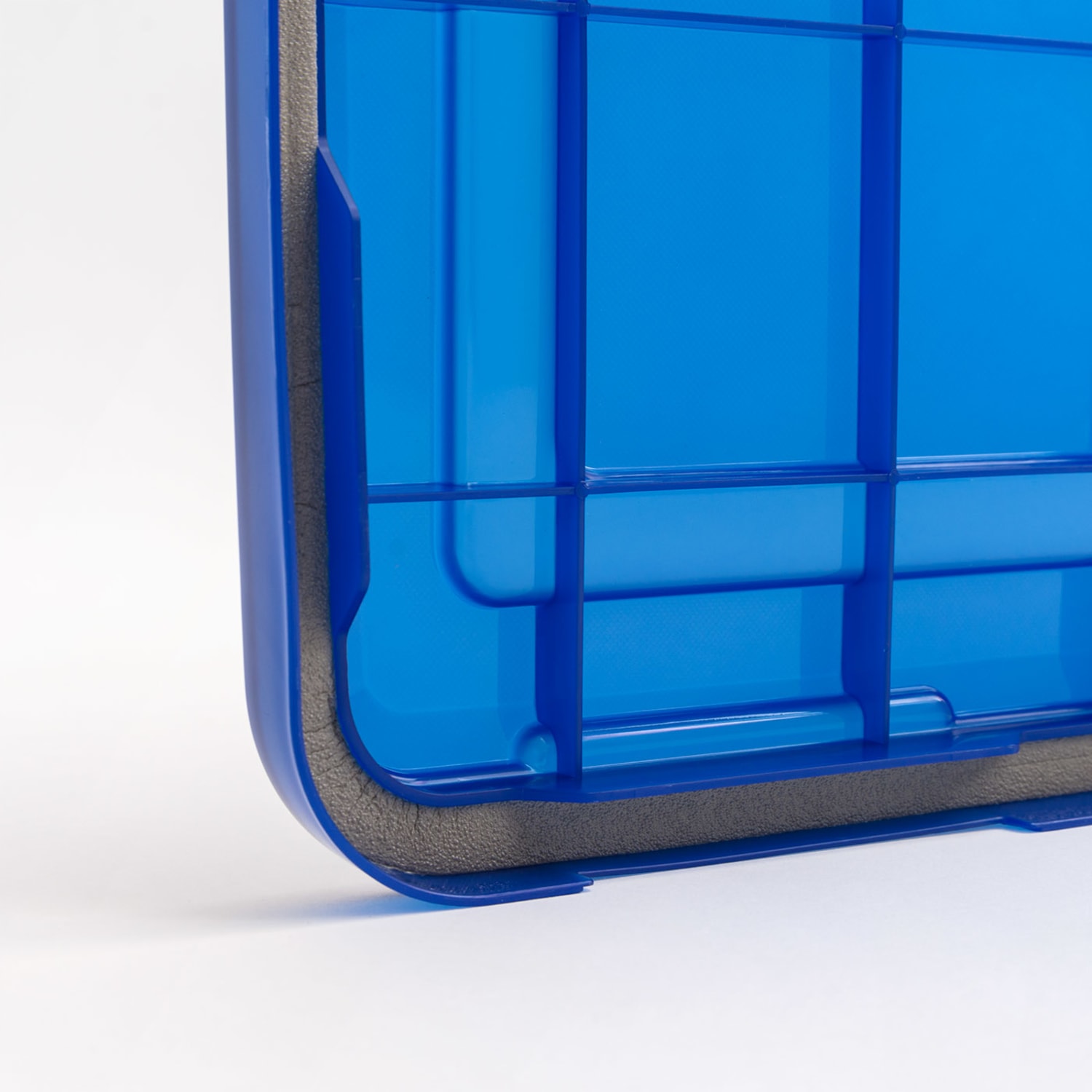 Iris Ultimate Weathertight Storage Box, 19-3/4inL x 16-3/16inW x 14-1/4inH, 46 Qt, Clear - Image 6