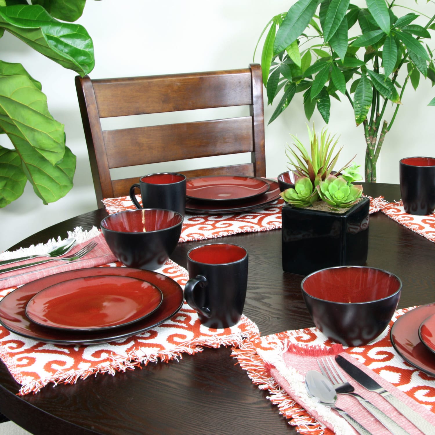 Gibson Soho Lounge 16-Piece Round Dinnerware Set, Burgundy - Image 5