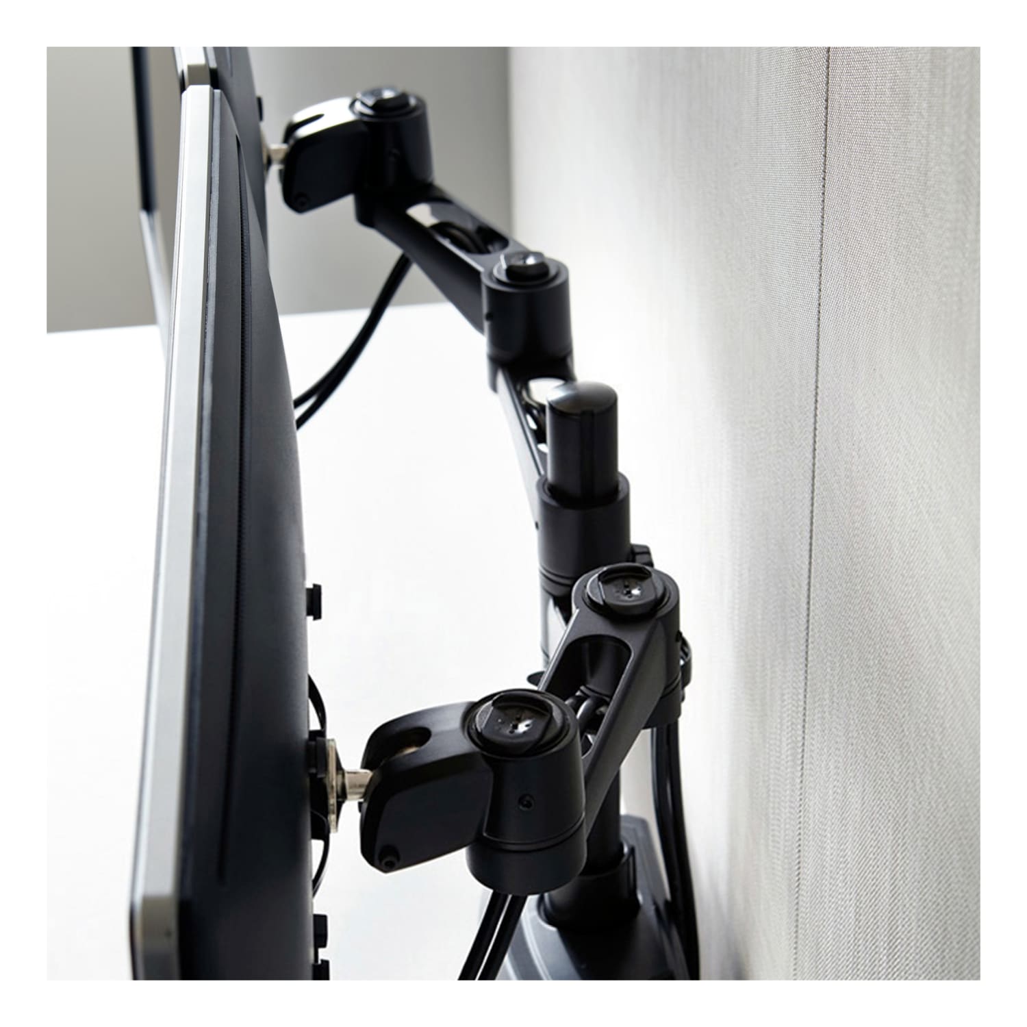 VARI 180 deg. Dual-Monitor Arm - Image 5