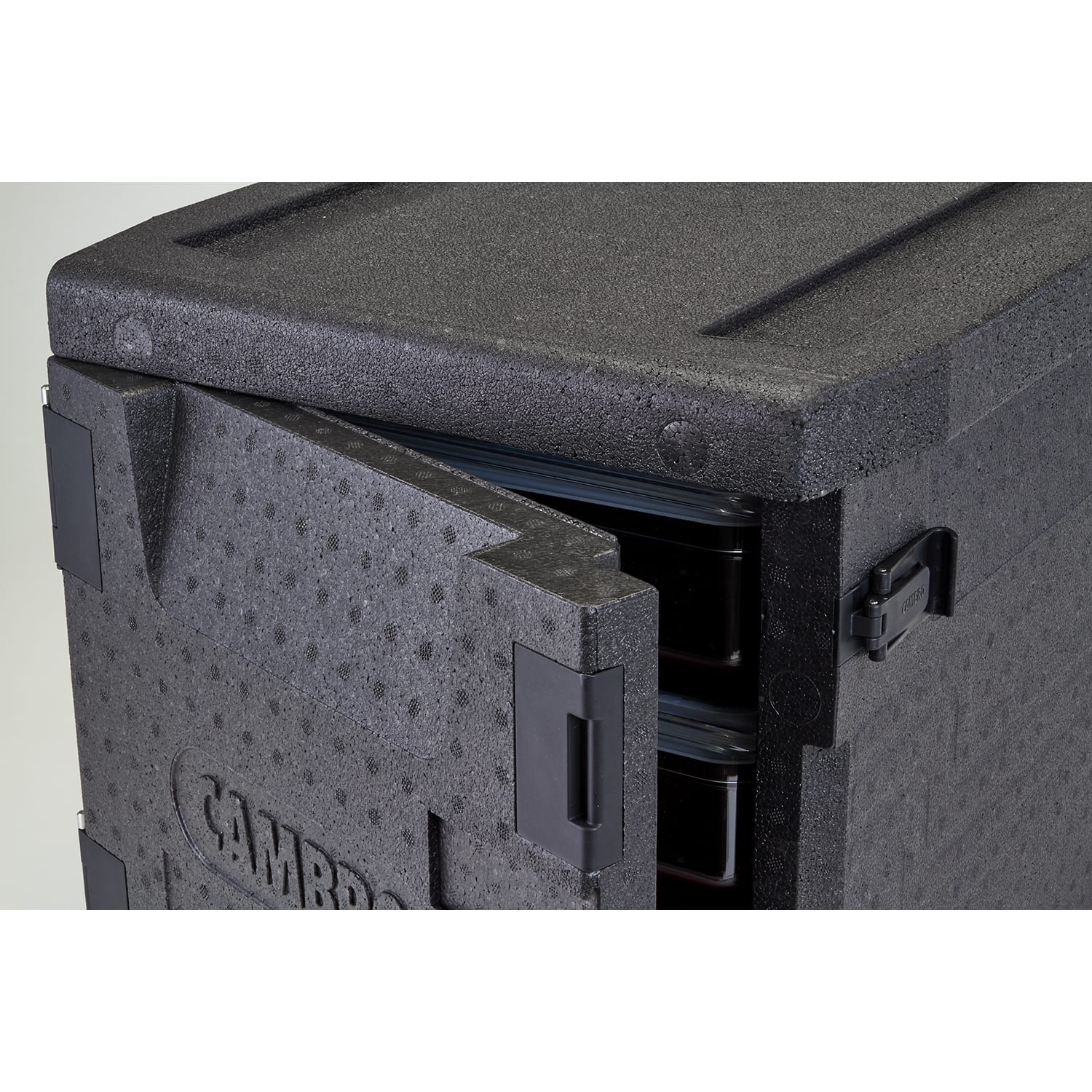 Cambro Cam GoBox GN 1/1 Front Loader Food Transporter, 24-5/8inH x 17-5/16inW x 25-1/4inD, Black - Image 6