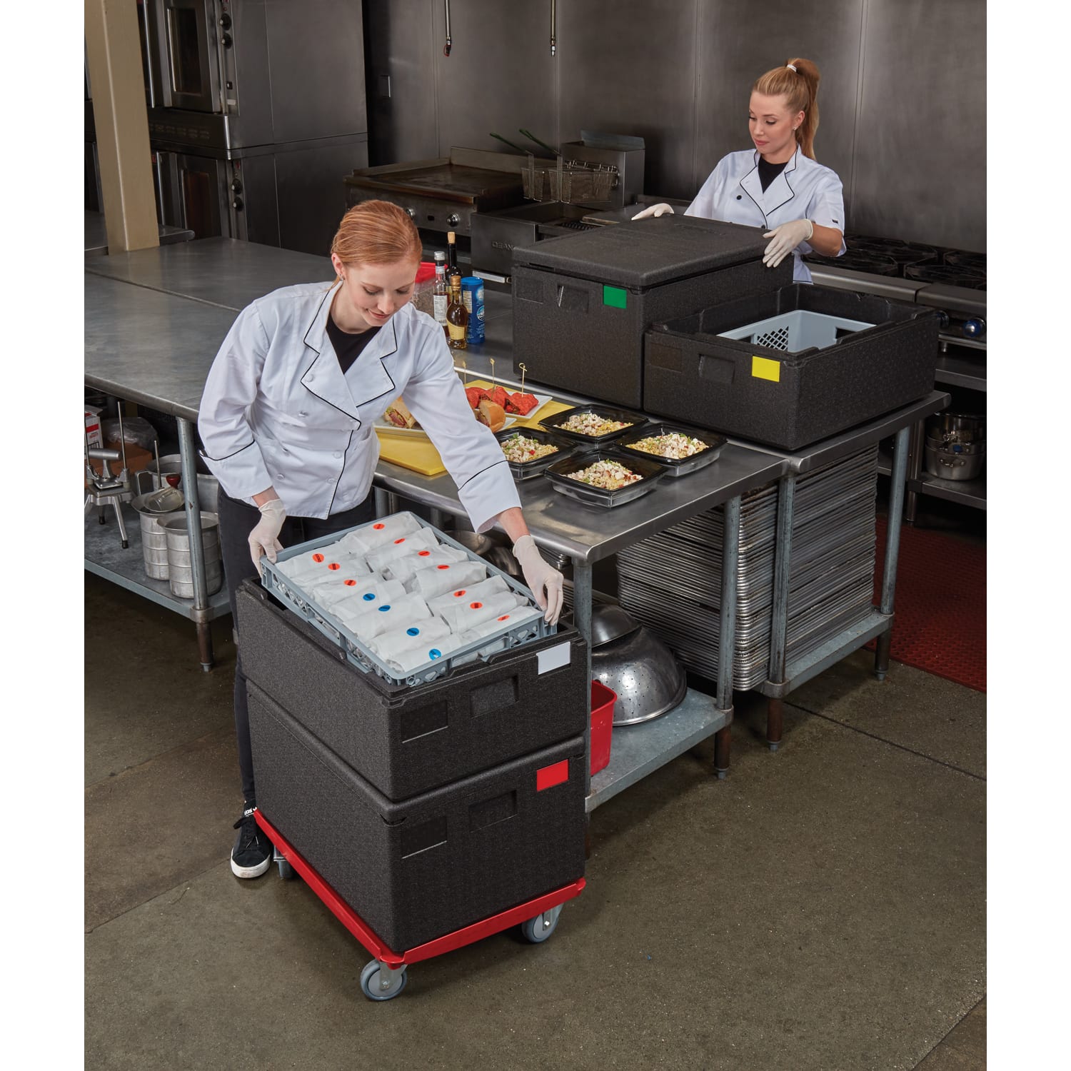 Cambro Cam GoBox GN 1/1 6in Top Loading Food Transporter, 10inH x 15-3/4inW x 23-1/2inD, Black - Image 4