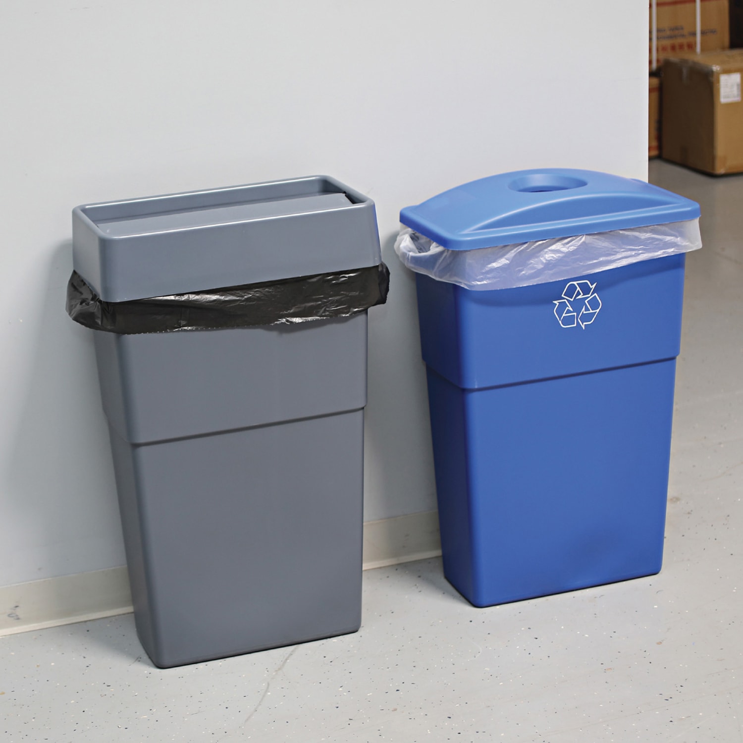 Genuine Joe 0.6 mil Trash Bags, 33 gal, 33inH x 40inW, Clear, 500 Bags - Image 6