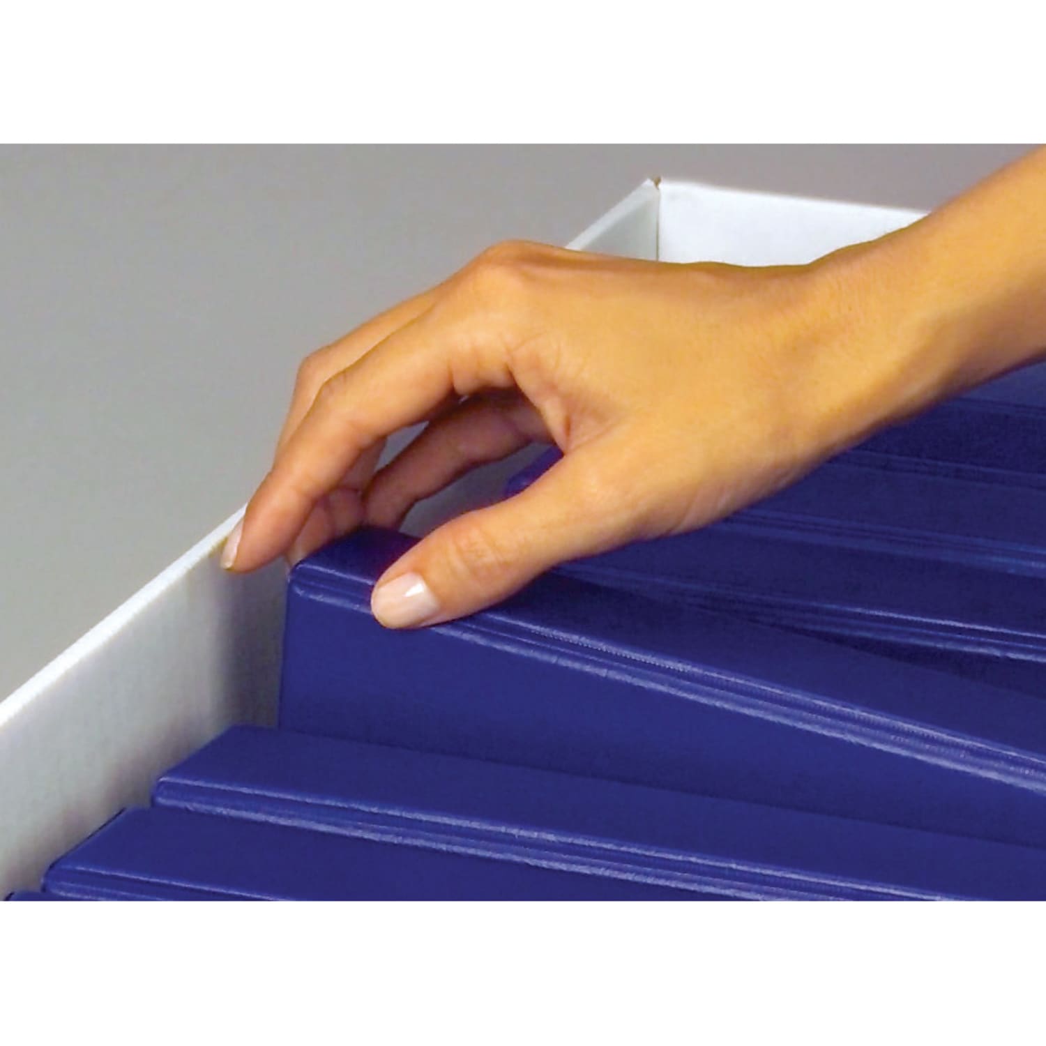 Bankers Box Binderbox Heavy-Duty Storage Boxes With Locking Lift-Off Lids And Built-In Handles, 18 1/2in x 12 1/4in x 12in, 60% Recycled, Blue/White, Case Of 12 - Image 5