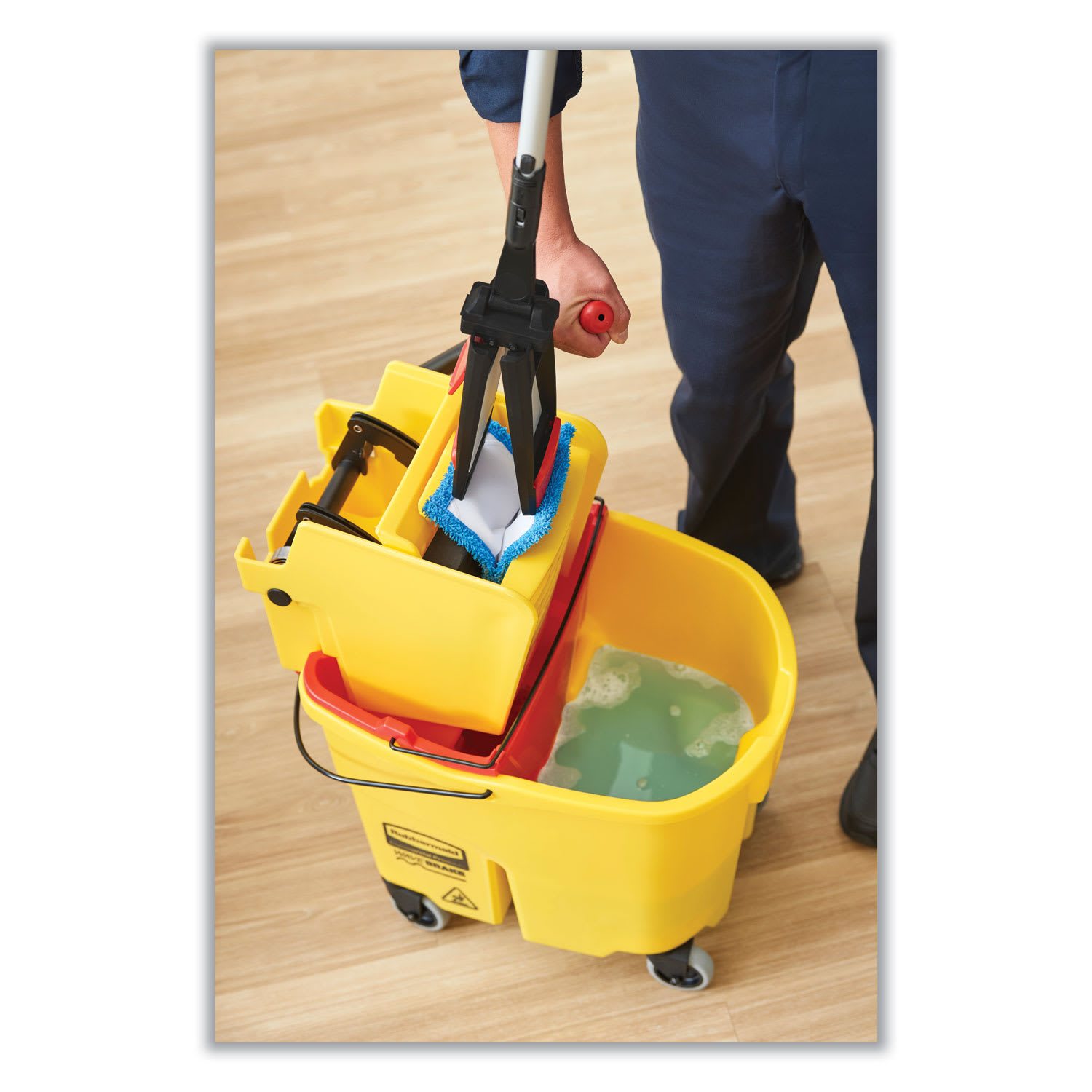 Rubbermaid Commercial WaveBrake 2.0 Bucket/Wringer Combos, Down-Press, 35 qt, Plastic, Blue - Image 4