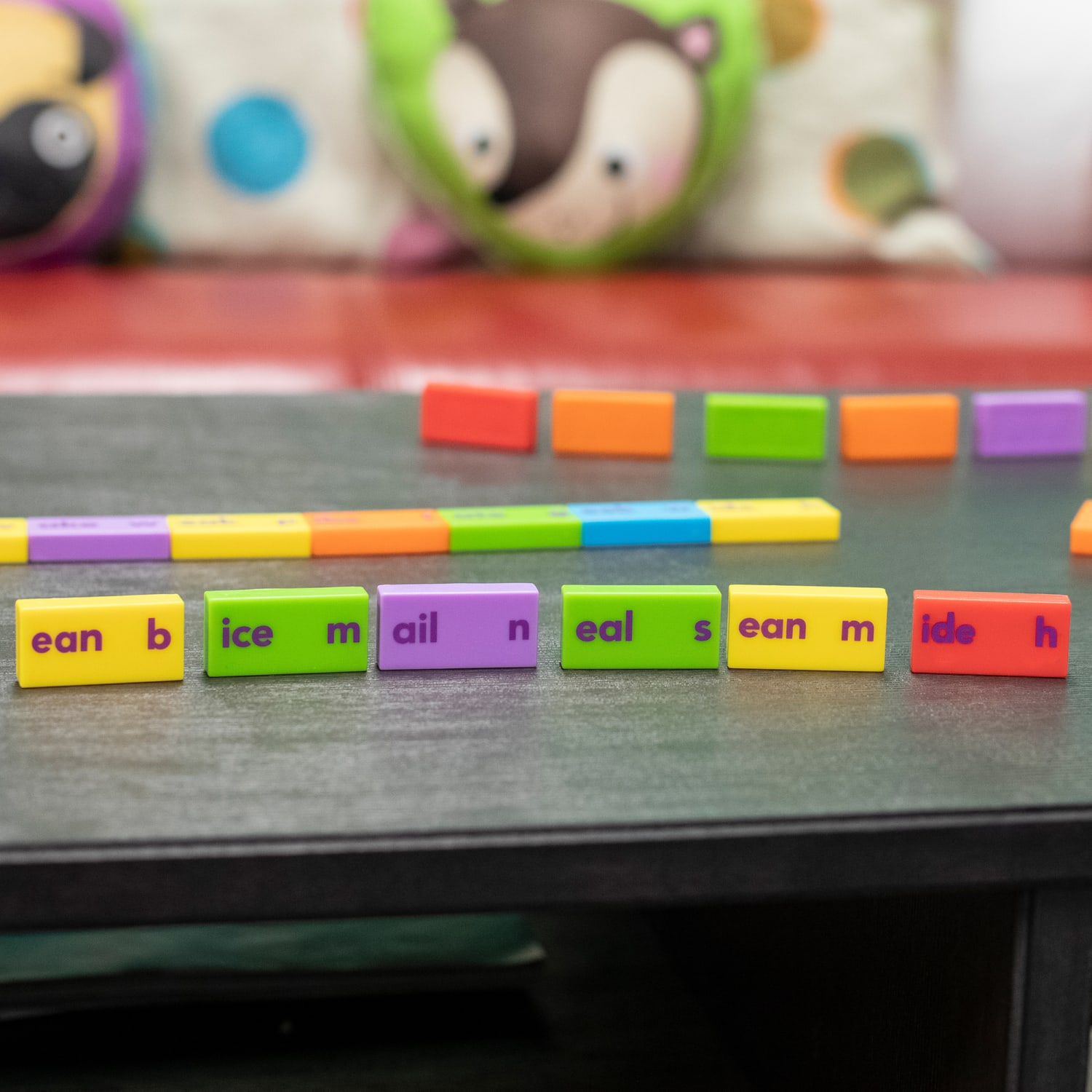 Educational Insights Phonics Dominoes: Long Vowels - Image 6