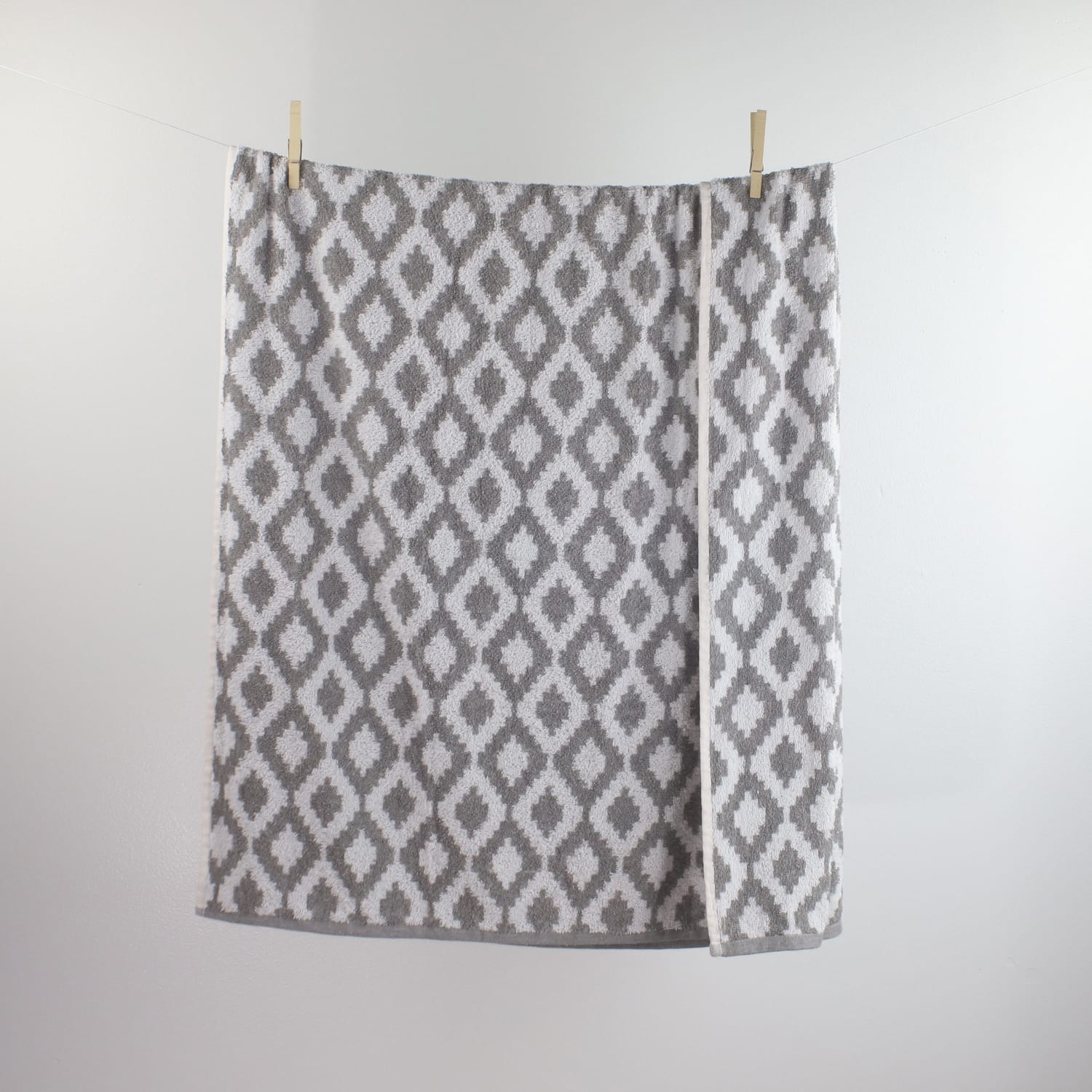 1888 Mills Fibertone Pool Towels, Gray, Diamond, Set Of 48 Towels - Image 5