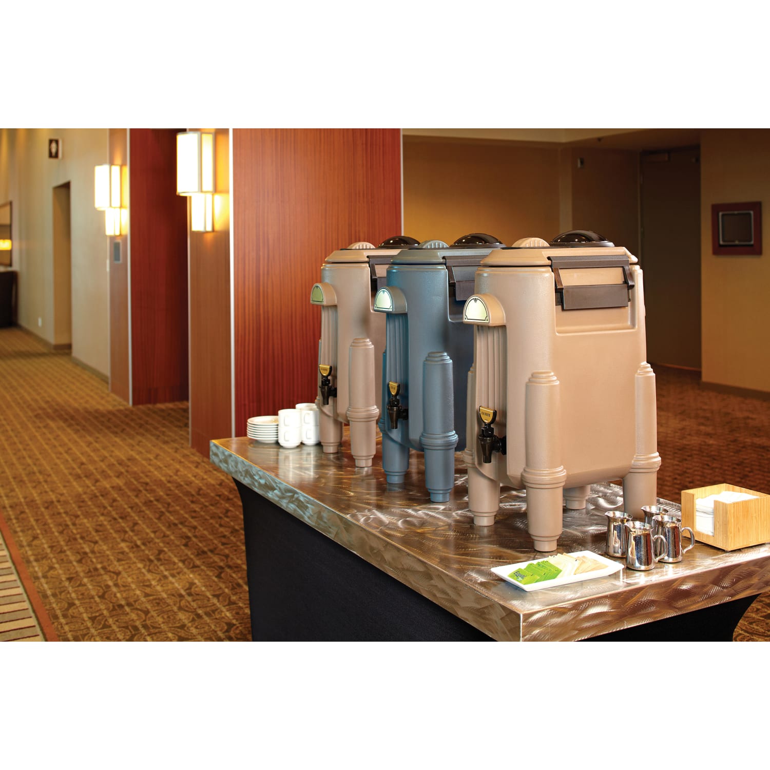 Cambro Camserver Beverage Dispenser, 5 Gallons, Granite Gray - Image 3