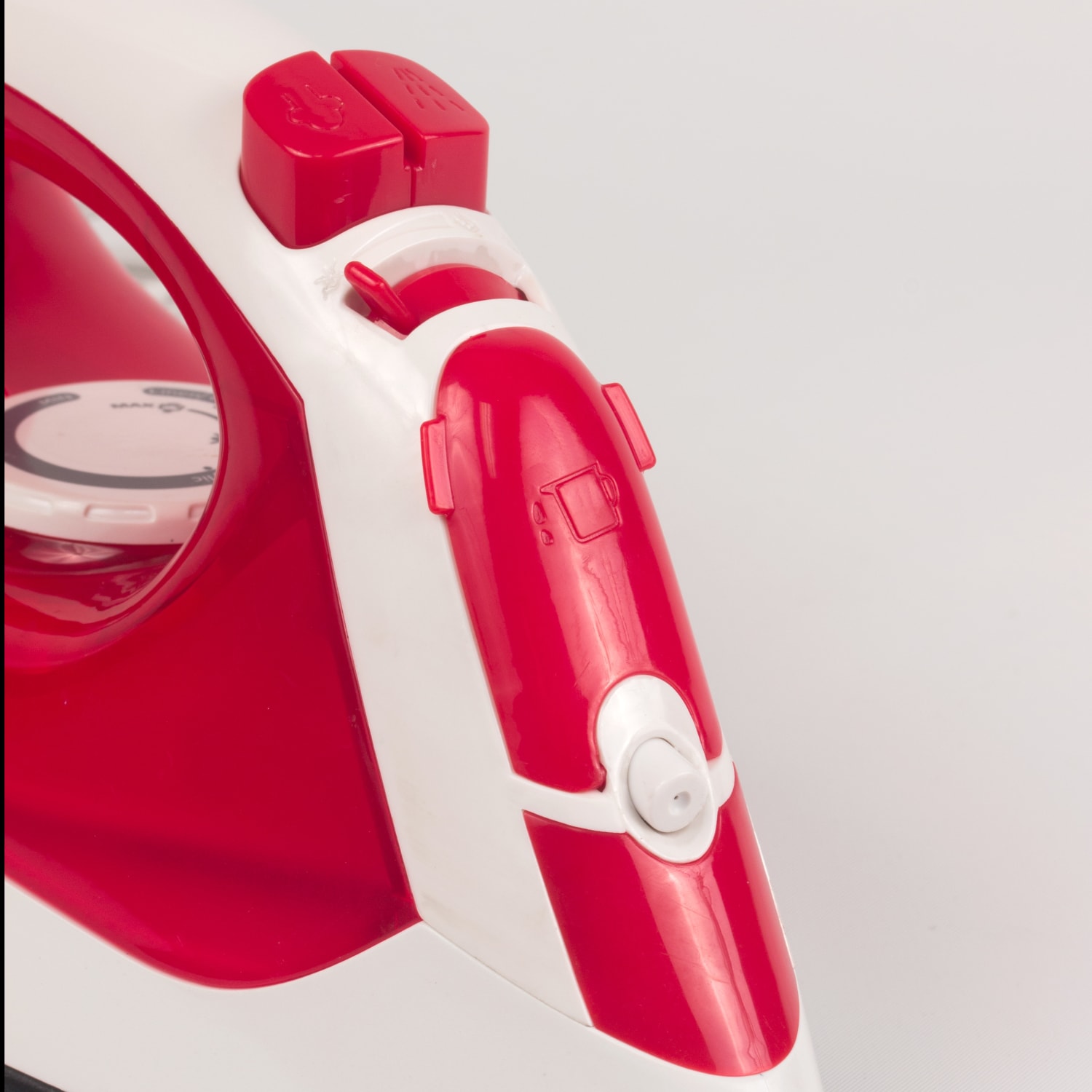 Commercial Care 1200W Steam Iron, 9-11/16in x 4-11/16in, Red - Image 5