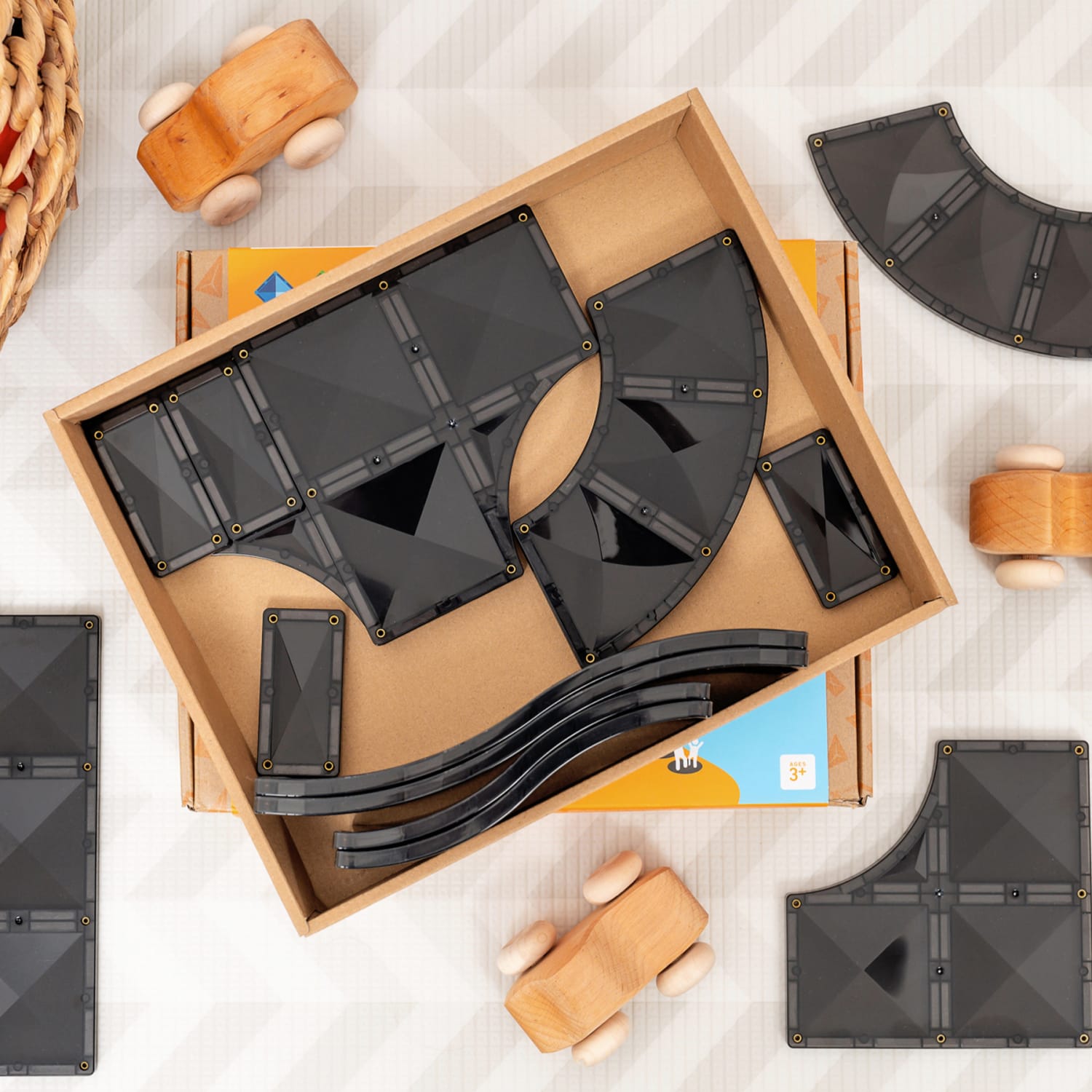 Connetix Magnetic Tiles Ramps & Intersections Pack, 16 Pieces - Image 6