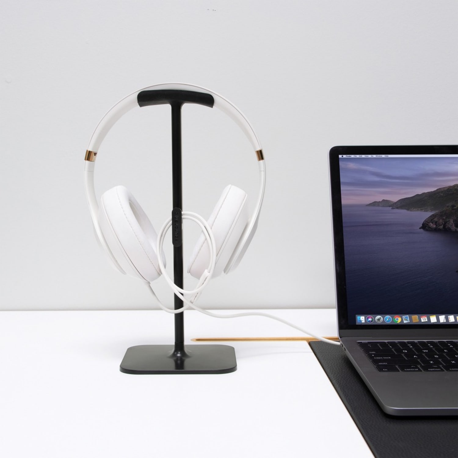 Bluelounge Posto 2.0 Headphone Stand - 10in Height x 4.01in Width - Desktop, Desk - Aircraft Aluminum, Plastic - Black - Image 3
