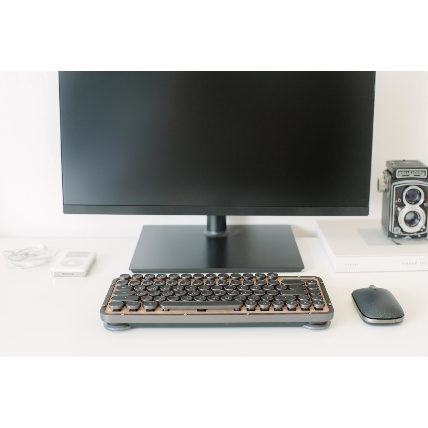 Azio Retro Wireless Keyboard, Compact, Elwood - Image 3