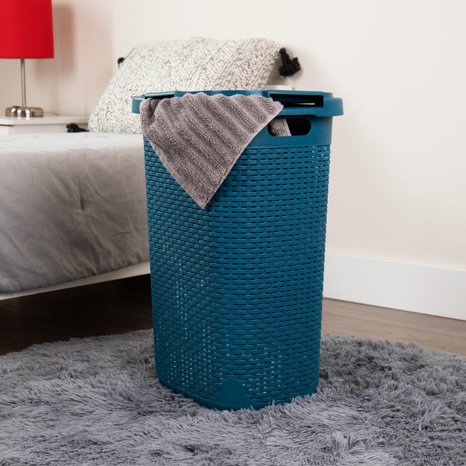 Mind Reader 60L Slim Laundry Hamper Clothes Basket with Lid, 24-3/20inH x 13-3/4inW x 17-13/20inL, Blue - Image 3