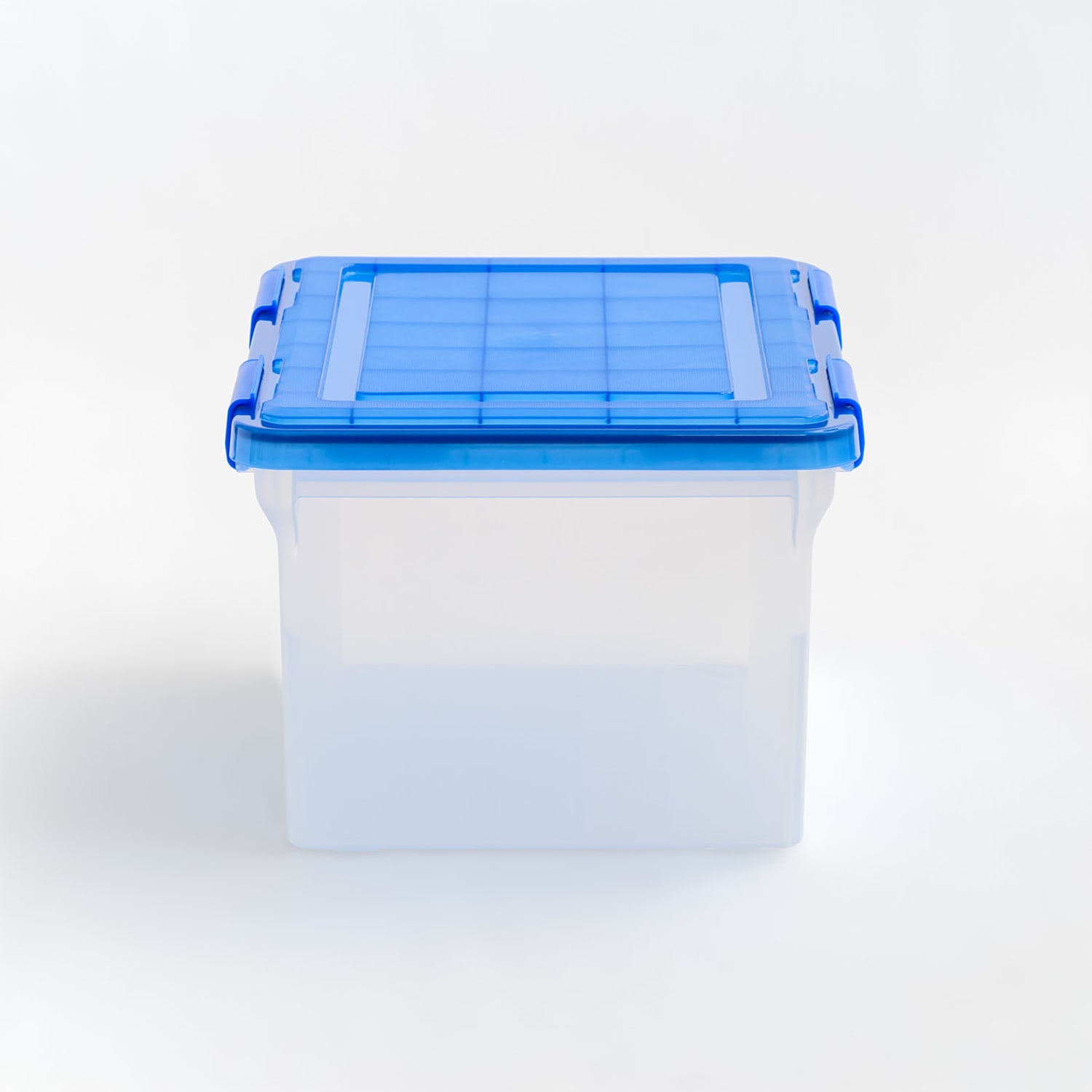 Iris Element-Resistant Ultimate Storage Box, Letter/Legal, 8 Gallon, 20-1/8inL x 16-3/16inW x 14-1/4inH, Clear - Image 3