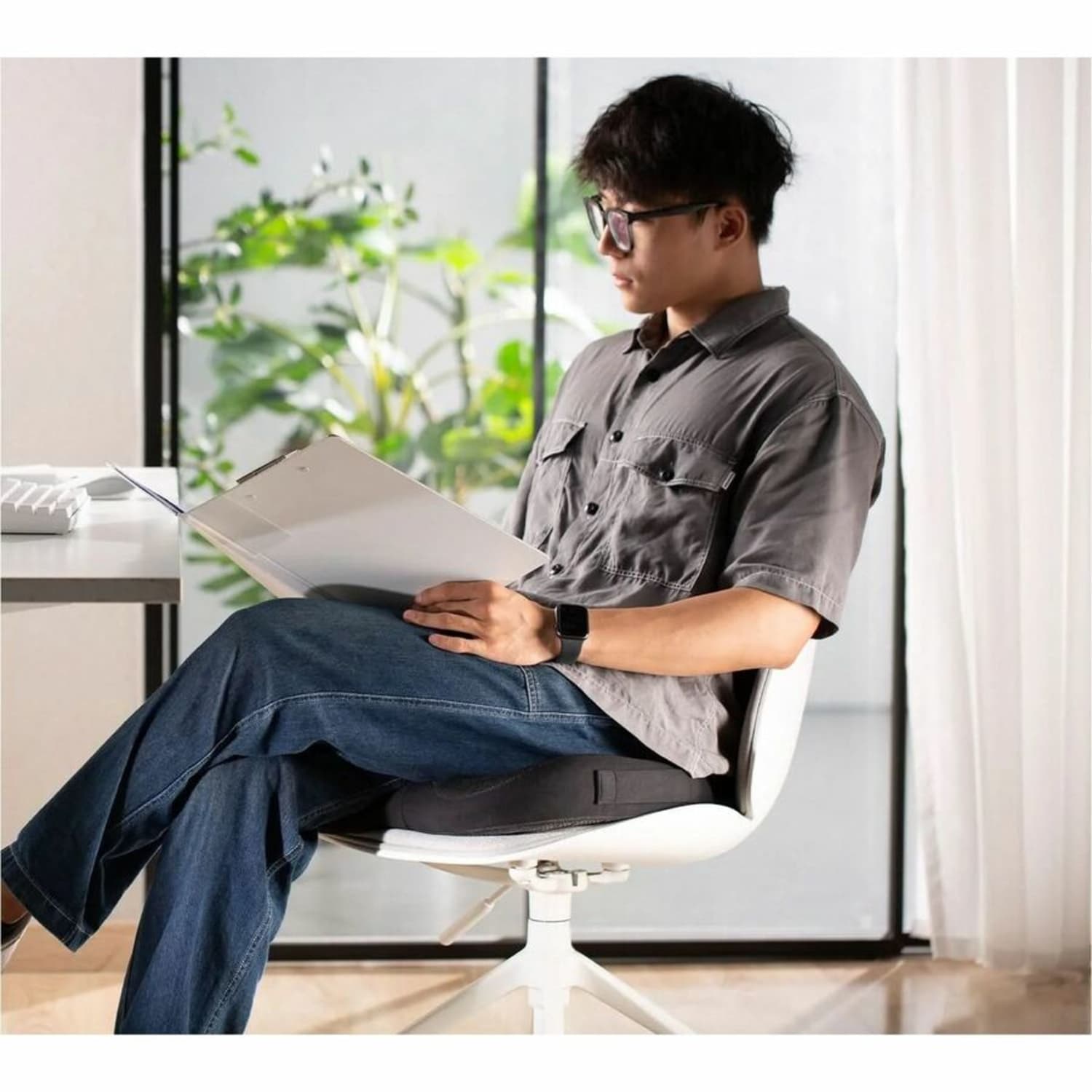 Mount it Ergo Collection Ergonomic Seat Cushion 3 316inH x 14 716inW x 18 12inD Black PopularChairscom