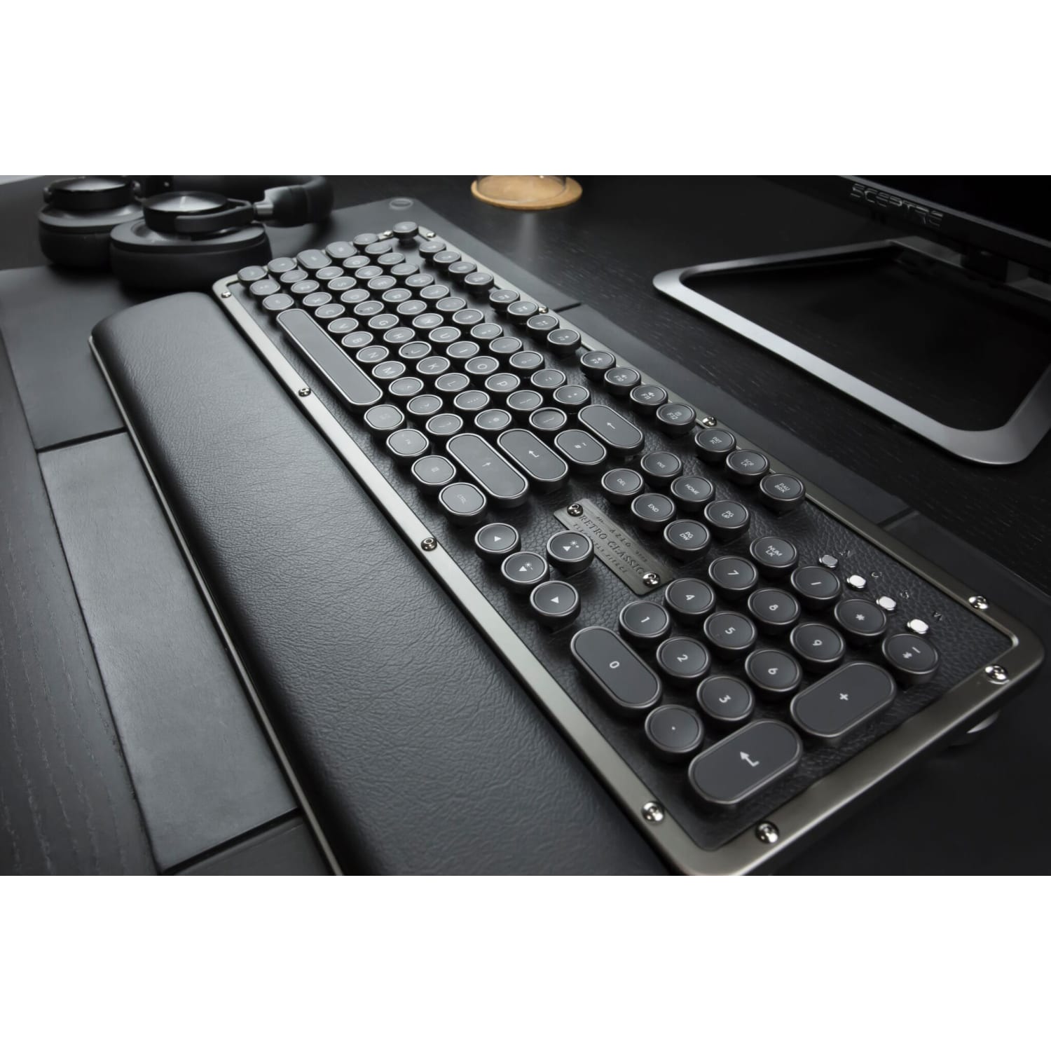 Azio Retro Classic Palm Rest, 7inH x 19inW x 1.5inD, Gunmetal Black, PR-RC-L04 - Image 5